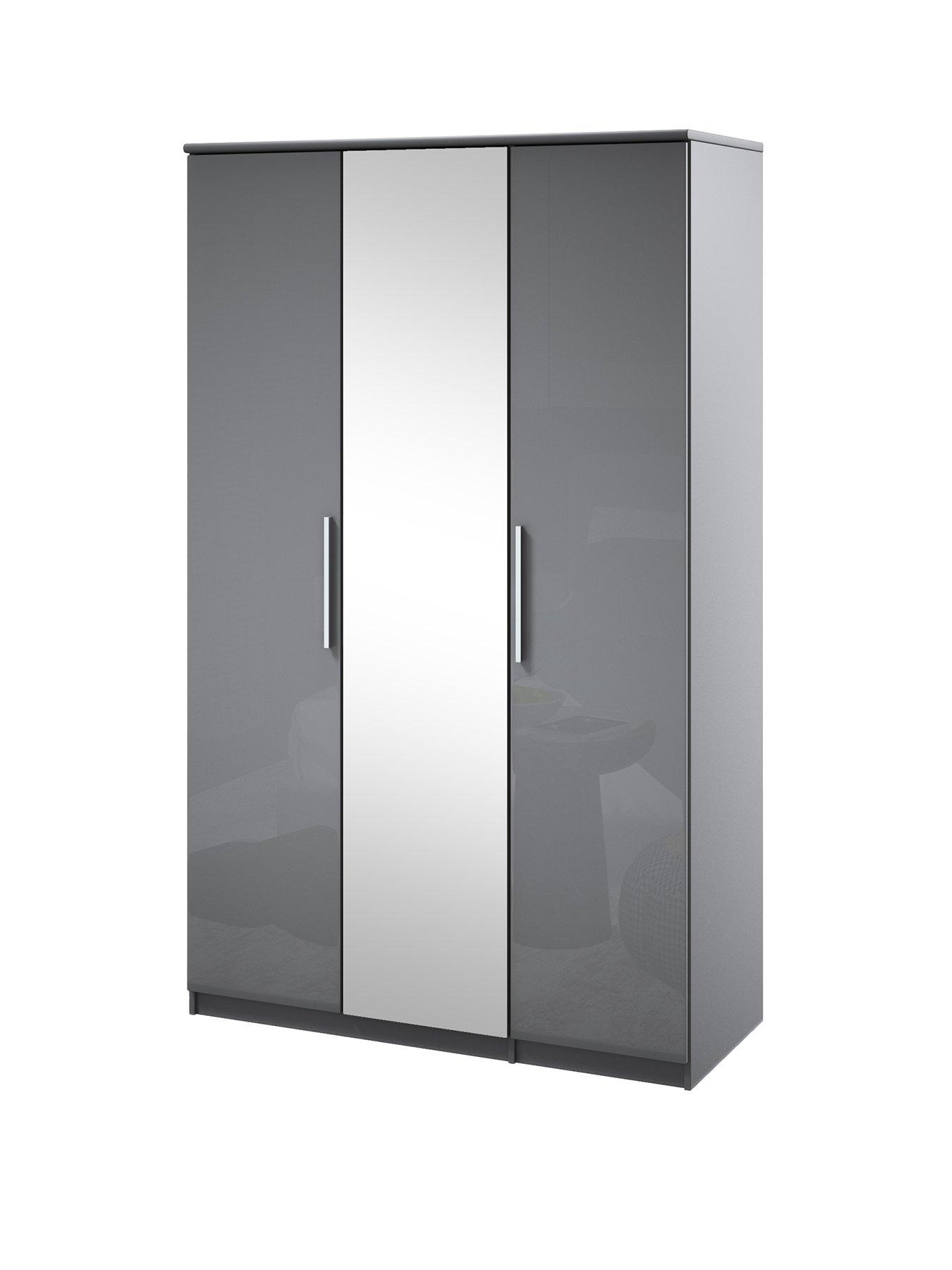 Image 3 of 7 of The Very Collection Prague Gloss 3 Door Mirrored Wardrobe&nbsp;- FSC&reg; Certified