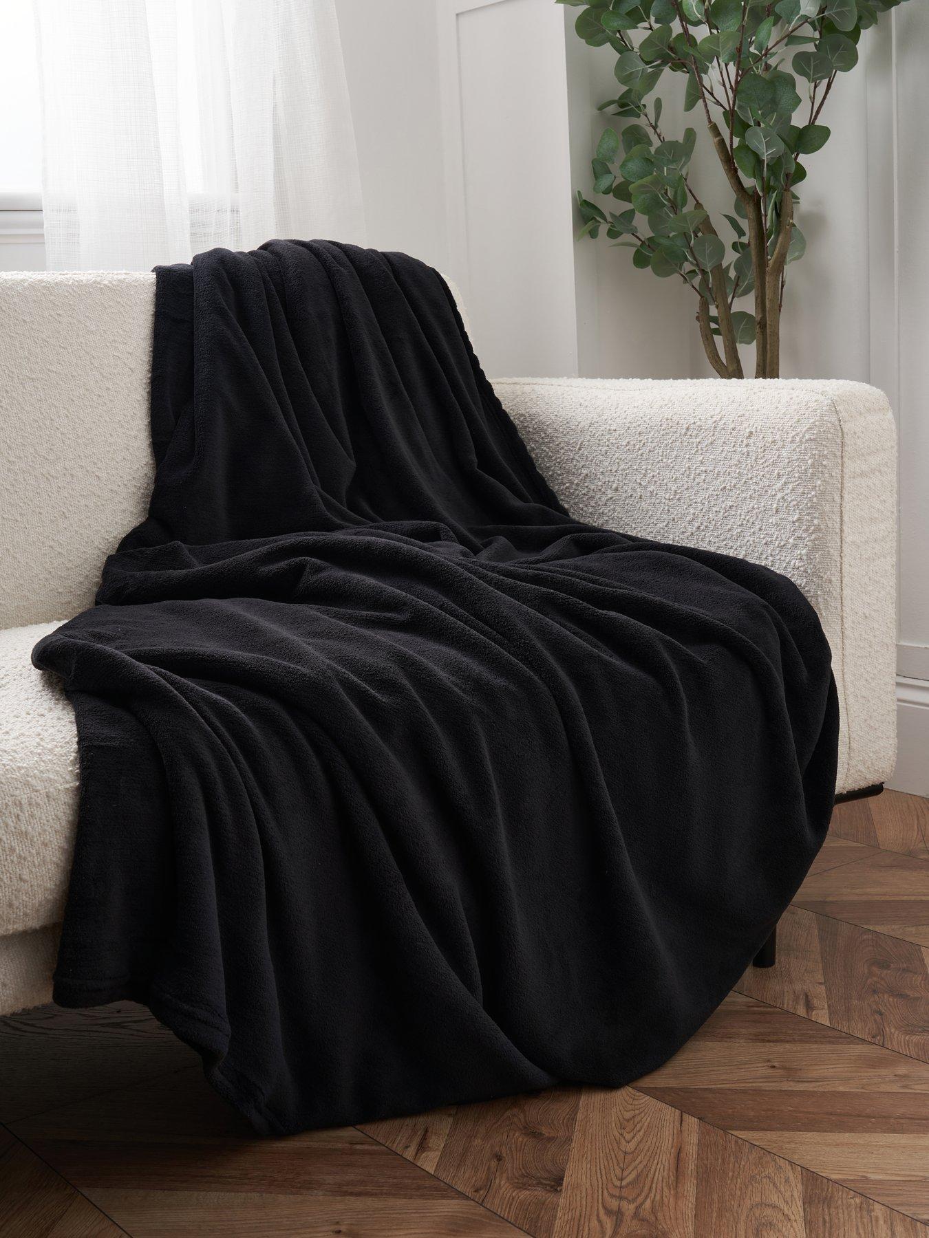 The Very Collection Jumbo Fleece Throw - Black