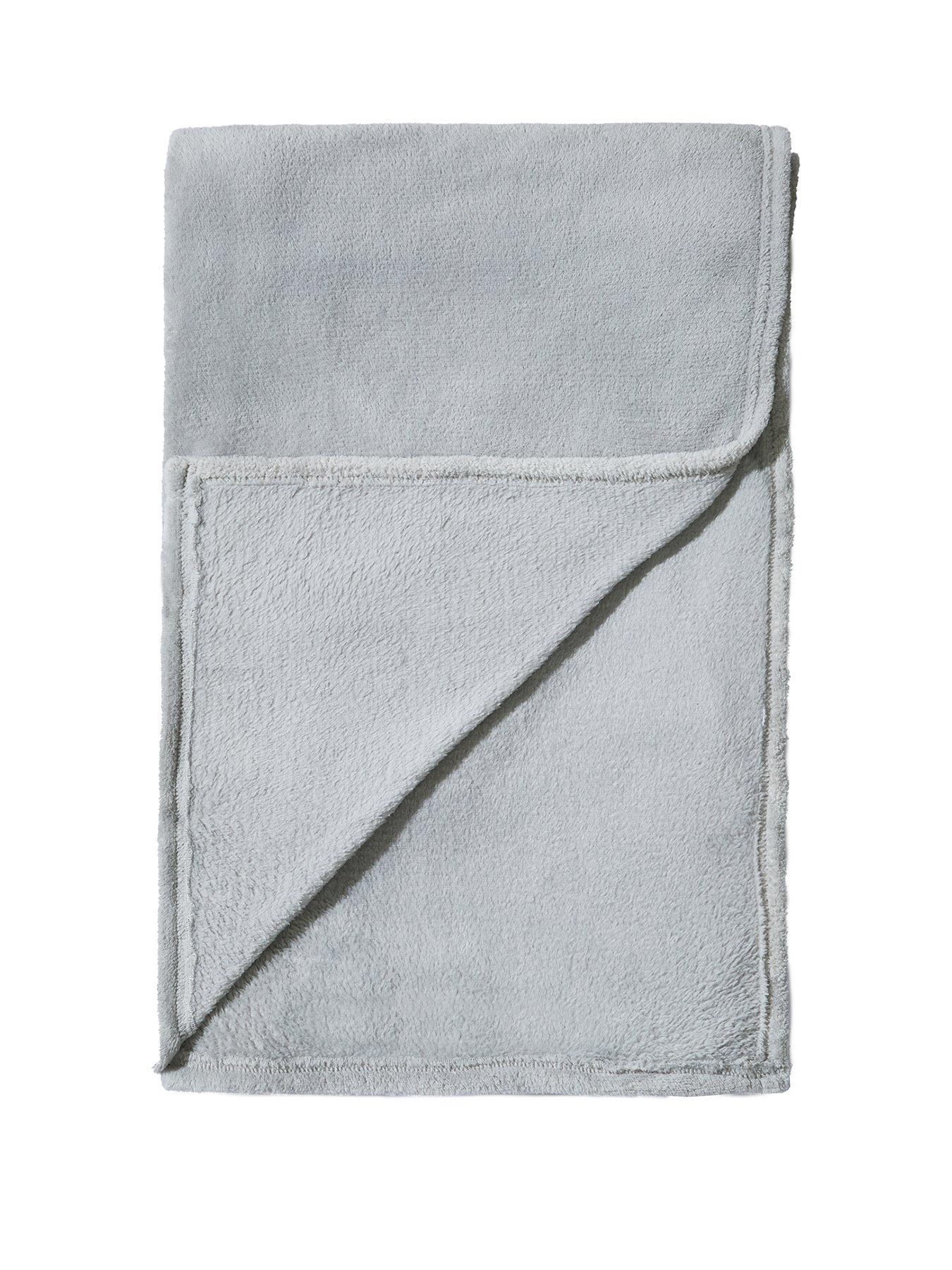 undefined Jumbo Fleece Throw - Black