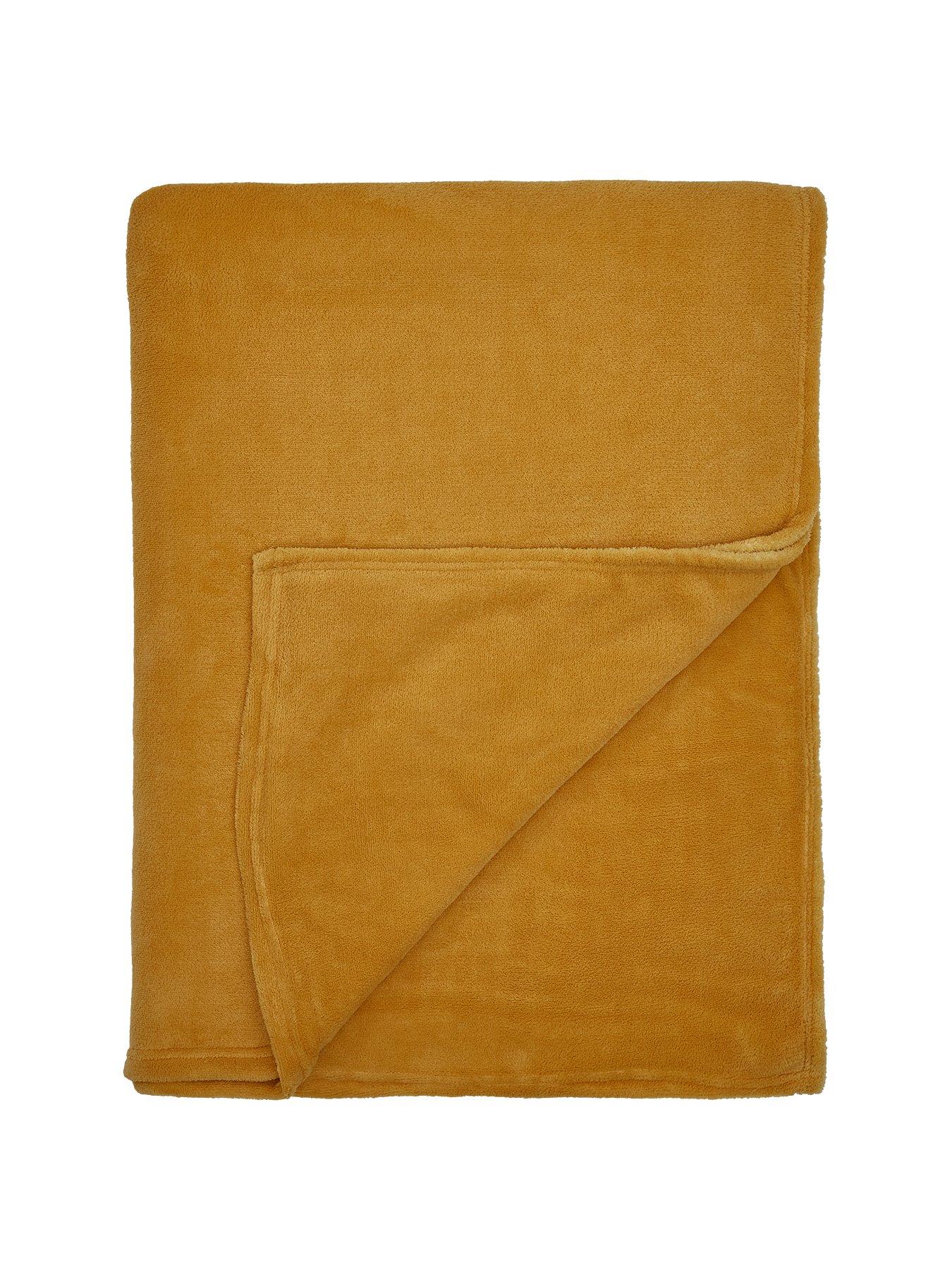 undefined Jumbo Fleece Throw - Black