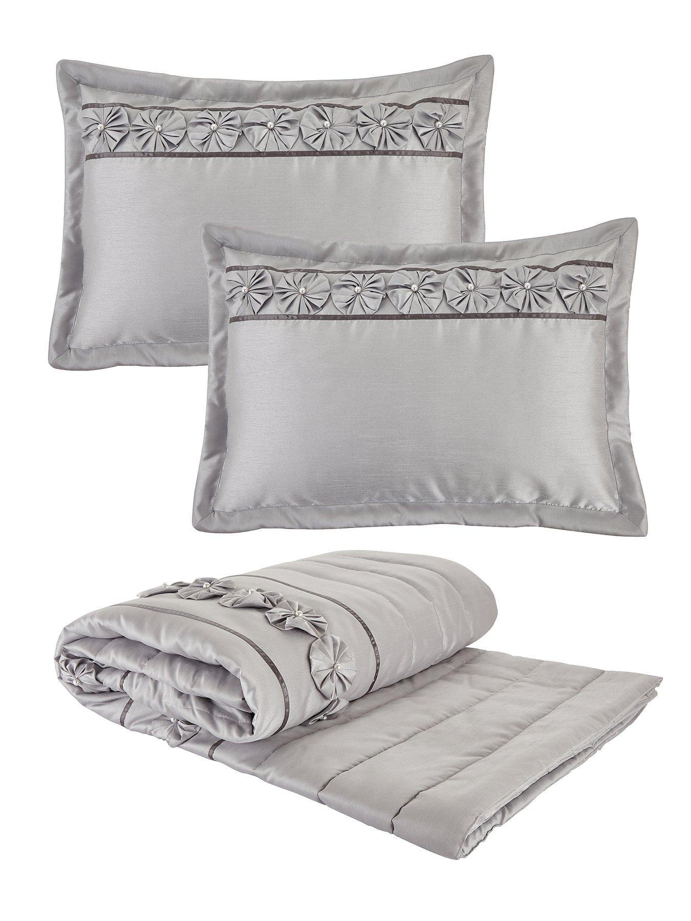 very-home-franchesca-bedspread-throw-and-pillow-shams-set-silver