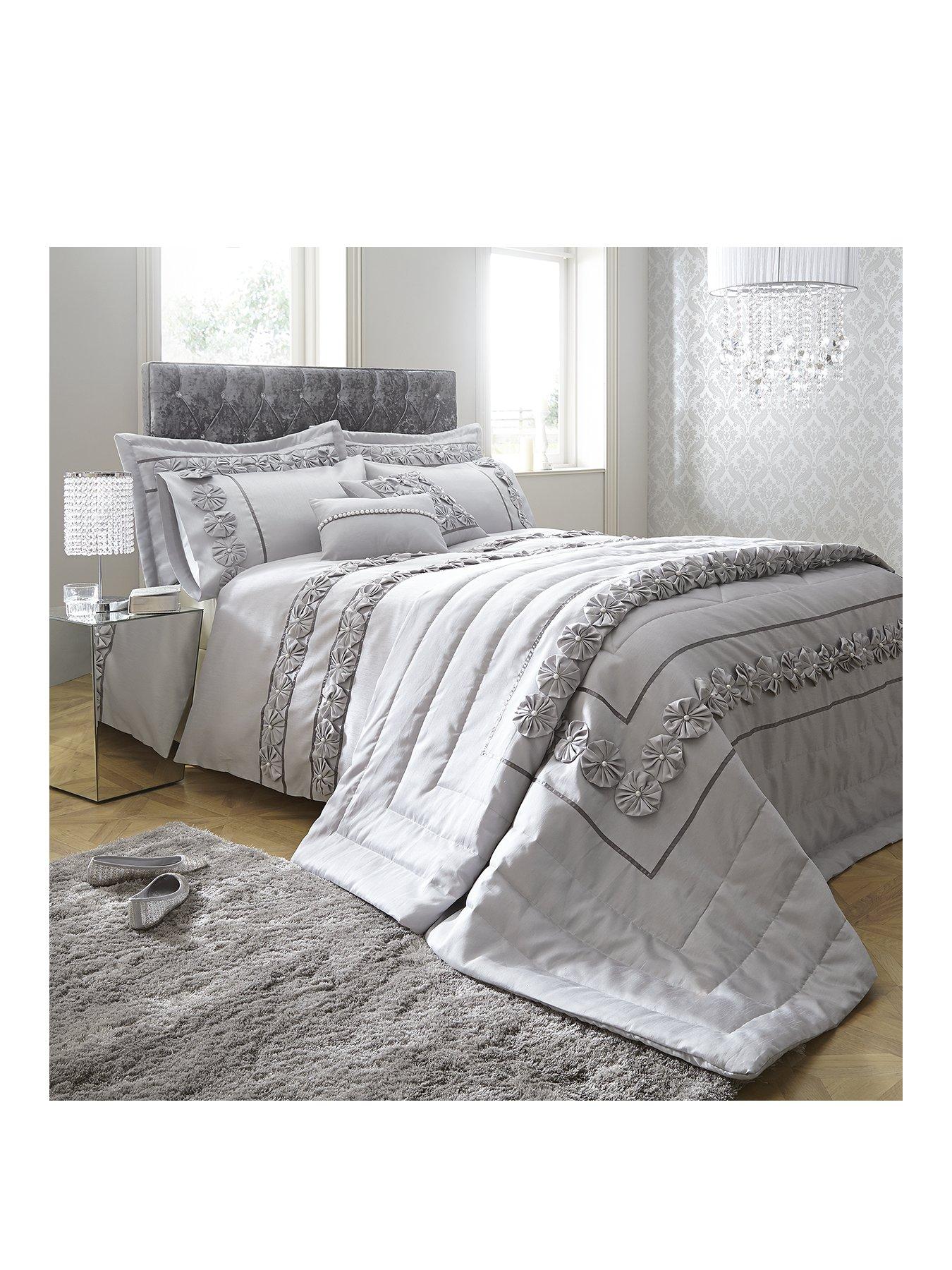 very-home-franchesca-bedspread-throw-and-pillow-shams-set-silverstillFront