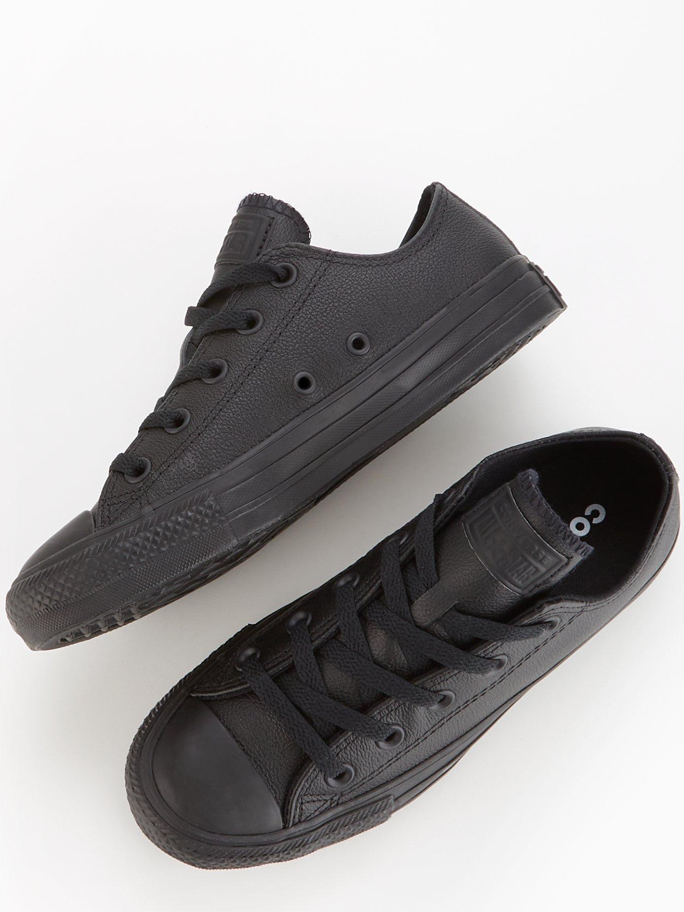 converse-leather-ox-trainers-blackoutfit