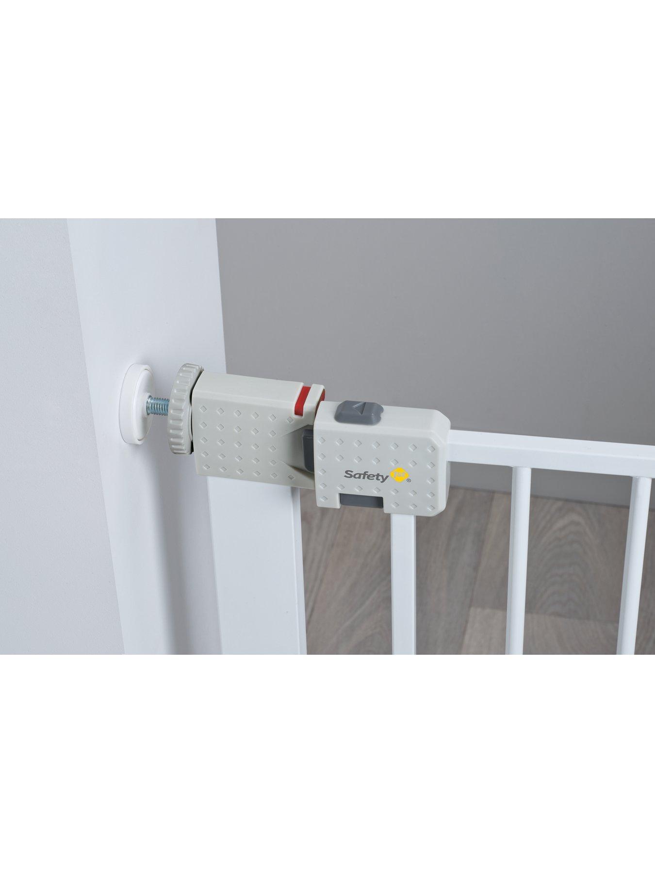 Image 7 of 8 of Safety 1st SecurTech Simply Close Metal Baby Safety Gate