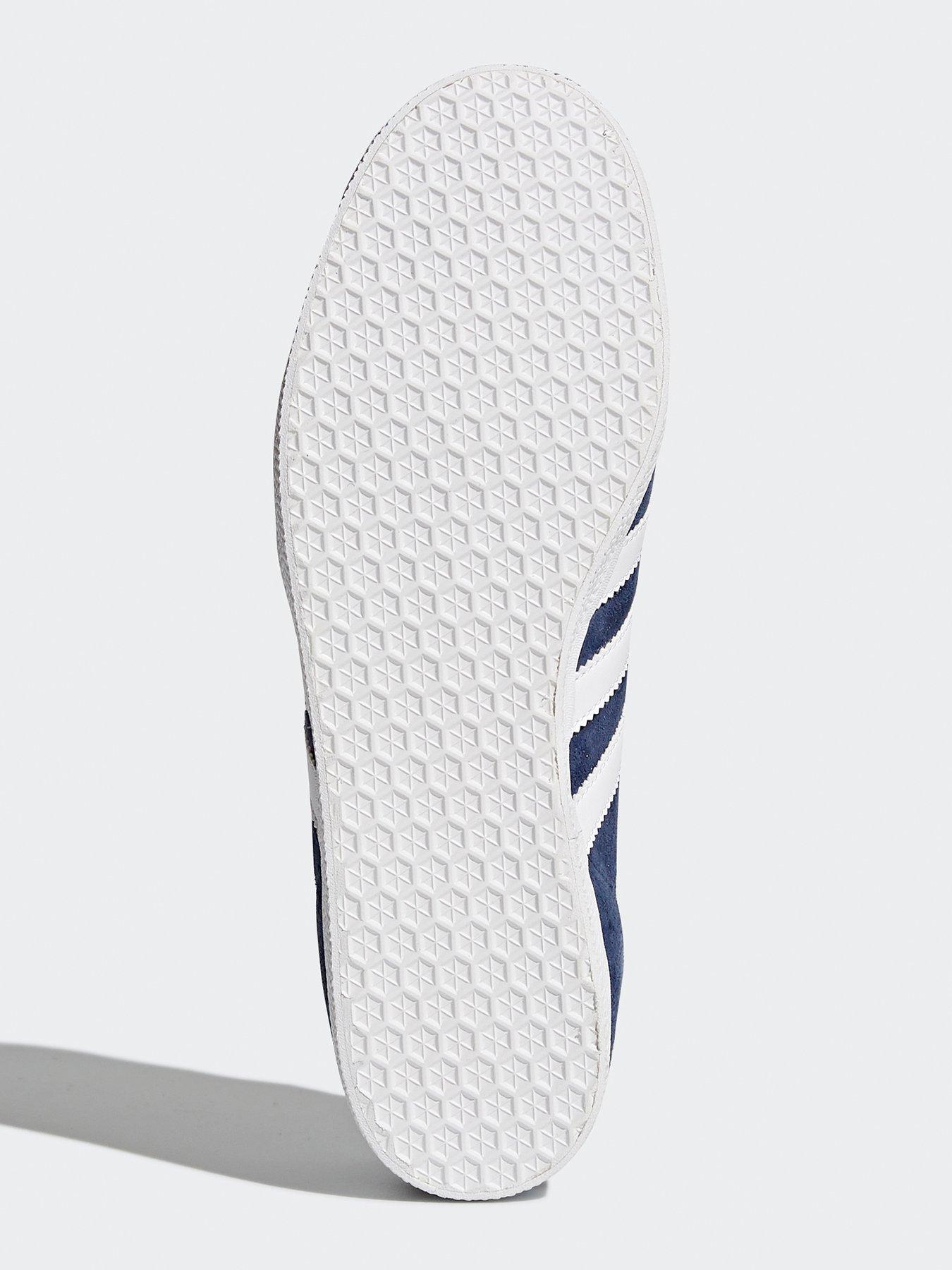 Image 6 of 8 of adidas Originals Gazelle Trainers - Navy