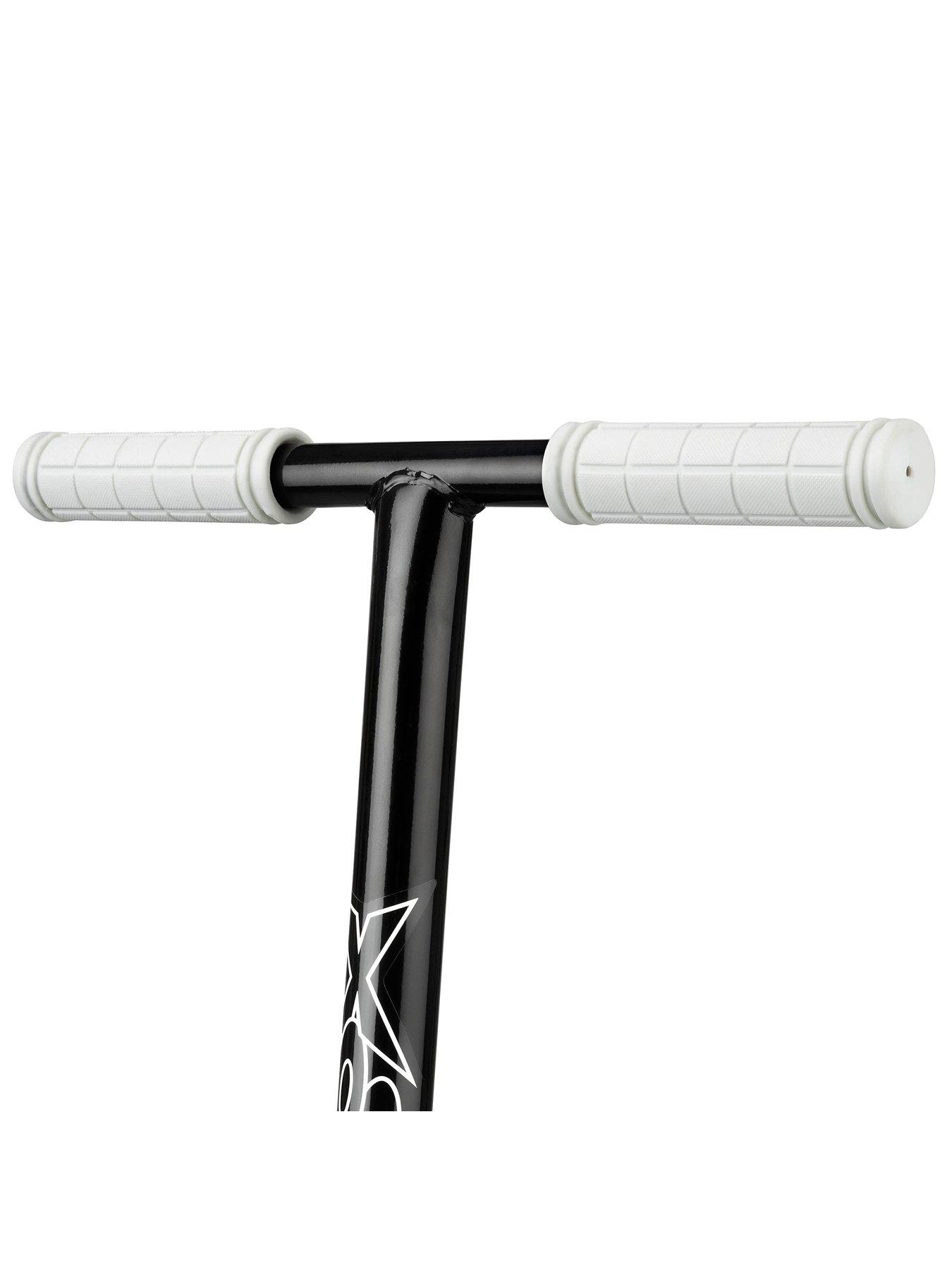 Image 6 of 7 of XOOTZ Invert T-Bar Stunt Scooter