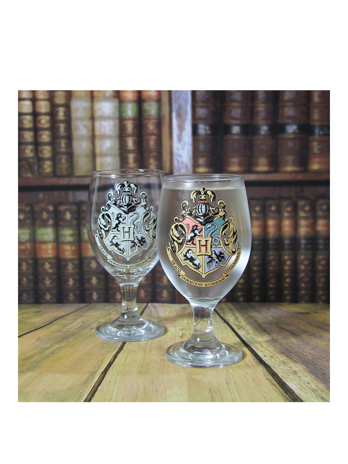 harry-potter-hogwarts-crest-magical-colour-change-drinking-glass-officially-licensed-harry-potter-and-wizarding-world-goblet