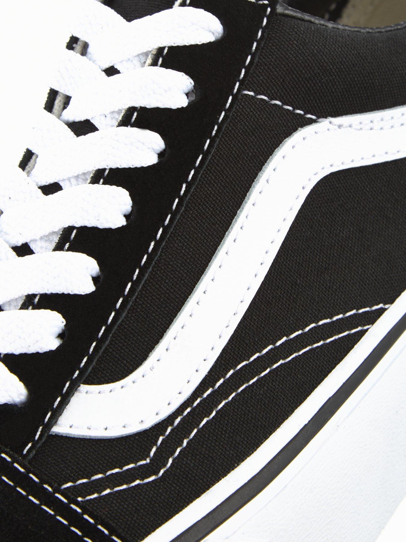 Image 6 of 6 of Vans Womens Old Skool Platform Trainers - Black