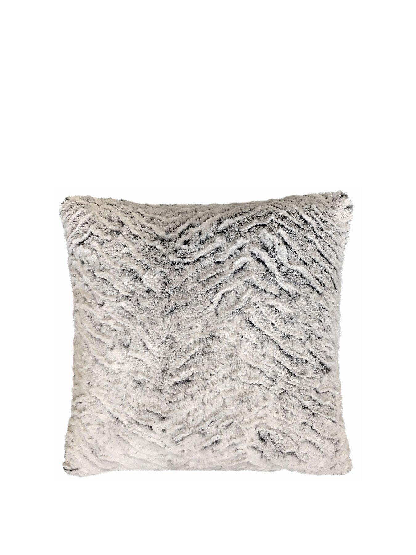 catherine-lansfield-faux-fur-wolf-cushion