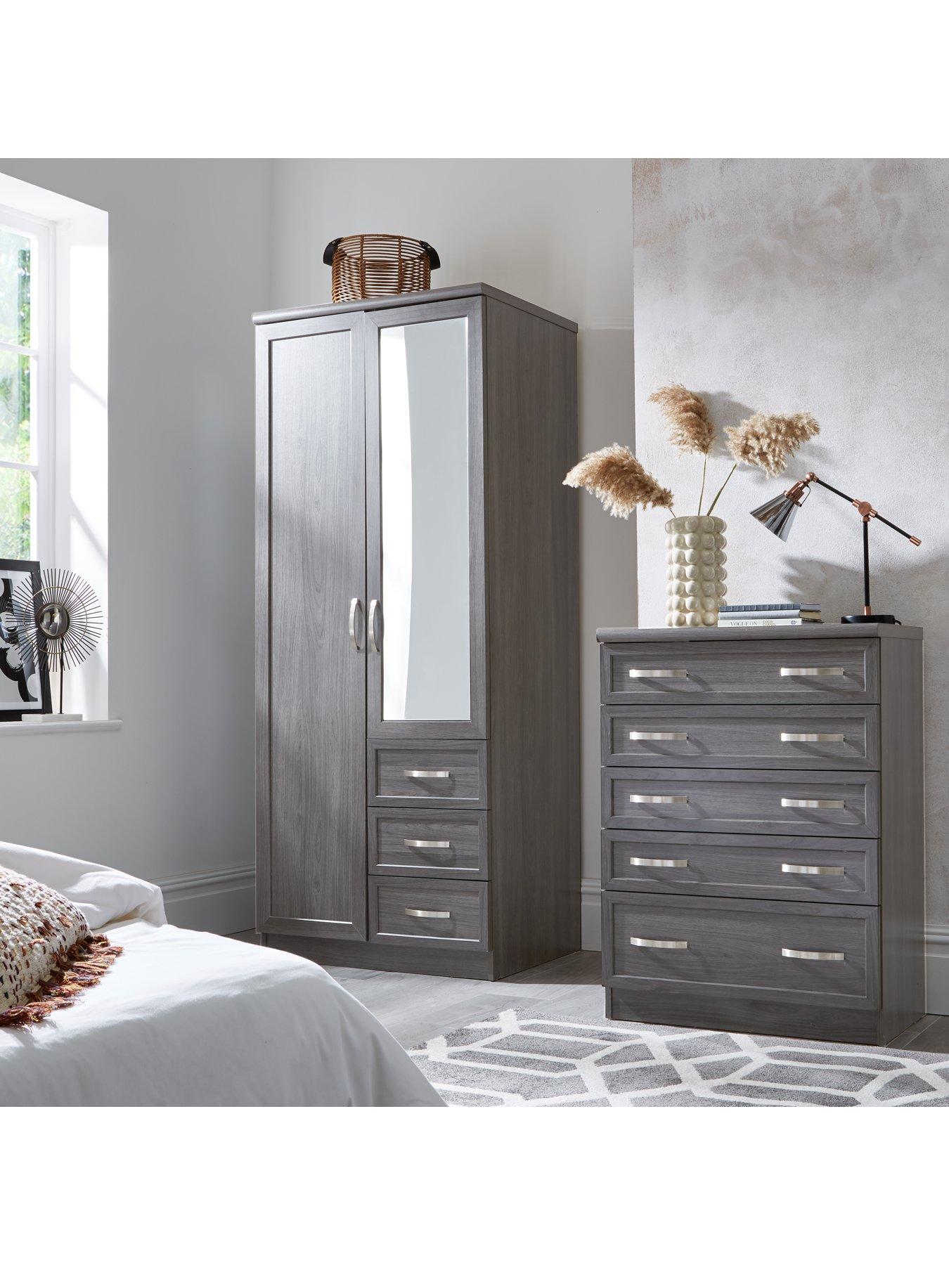 Image 6 of 7 of The Very Collection Camberley&nbsp;Graduated 5 Drawer Chest