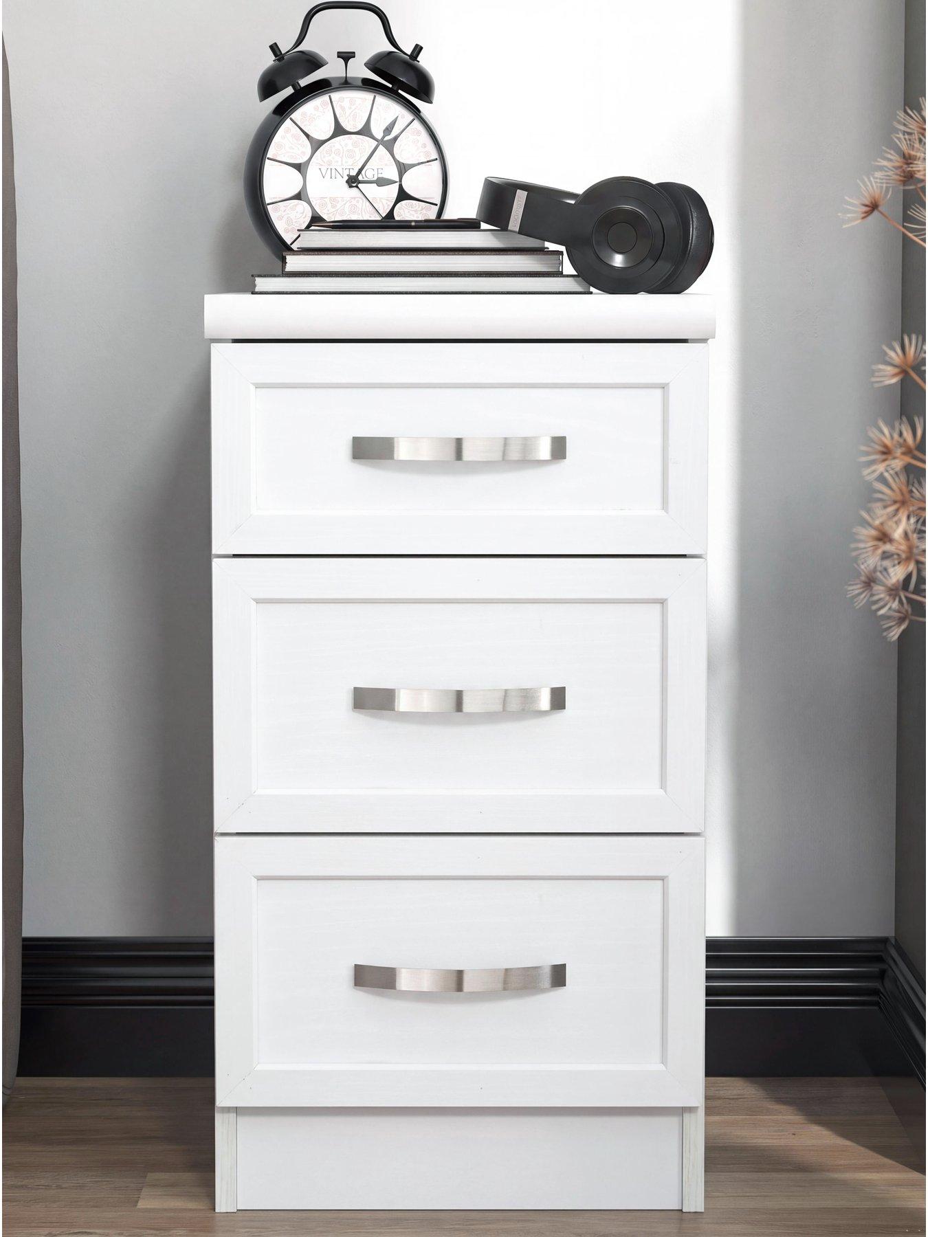 The Very Collection Camberley 3 Drawer Graduated Bedside Chest