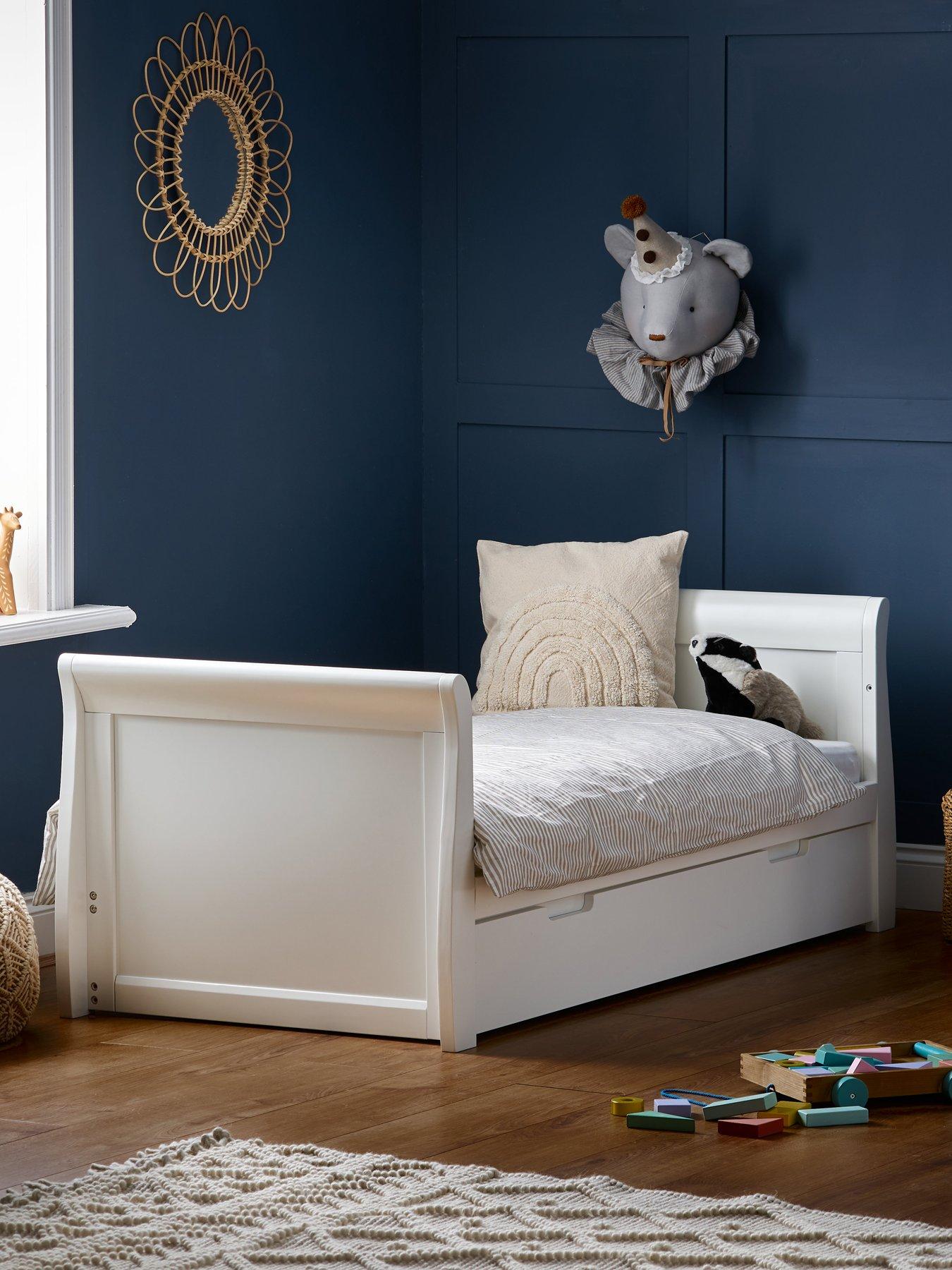Image 4 of 7 of Obaby Stamford Classic Sleigh 3-Piece Nursery Furniture Set