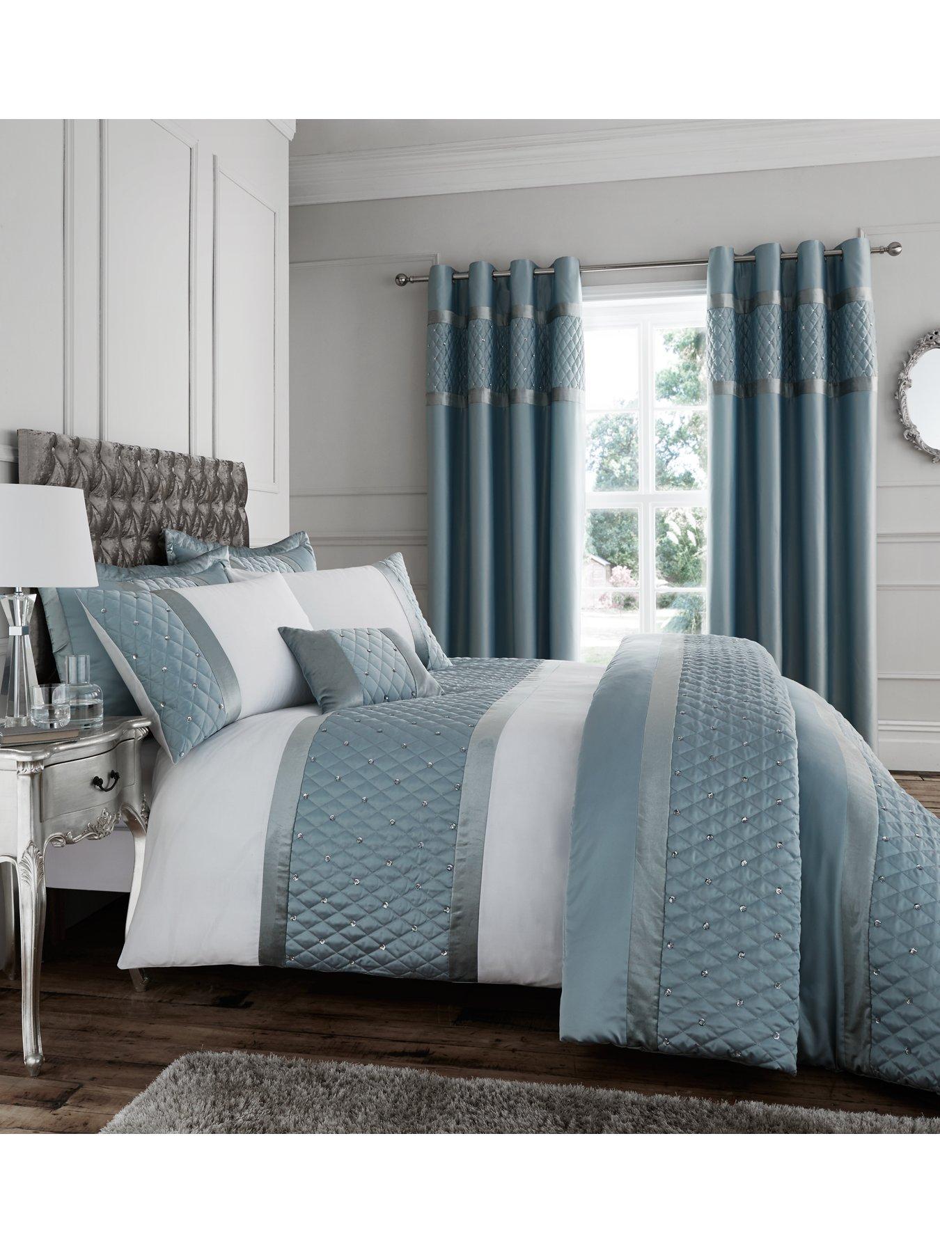 Image 3 of 3 of Catherine Lansfield Sequin Cluster Cushion