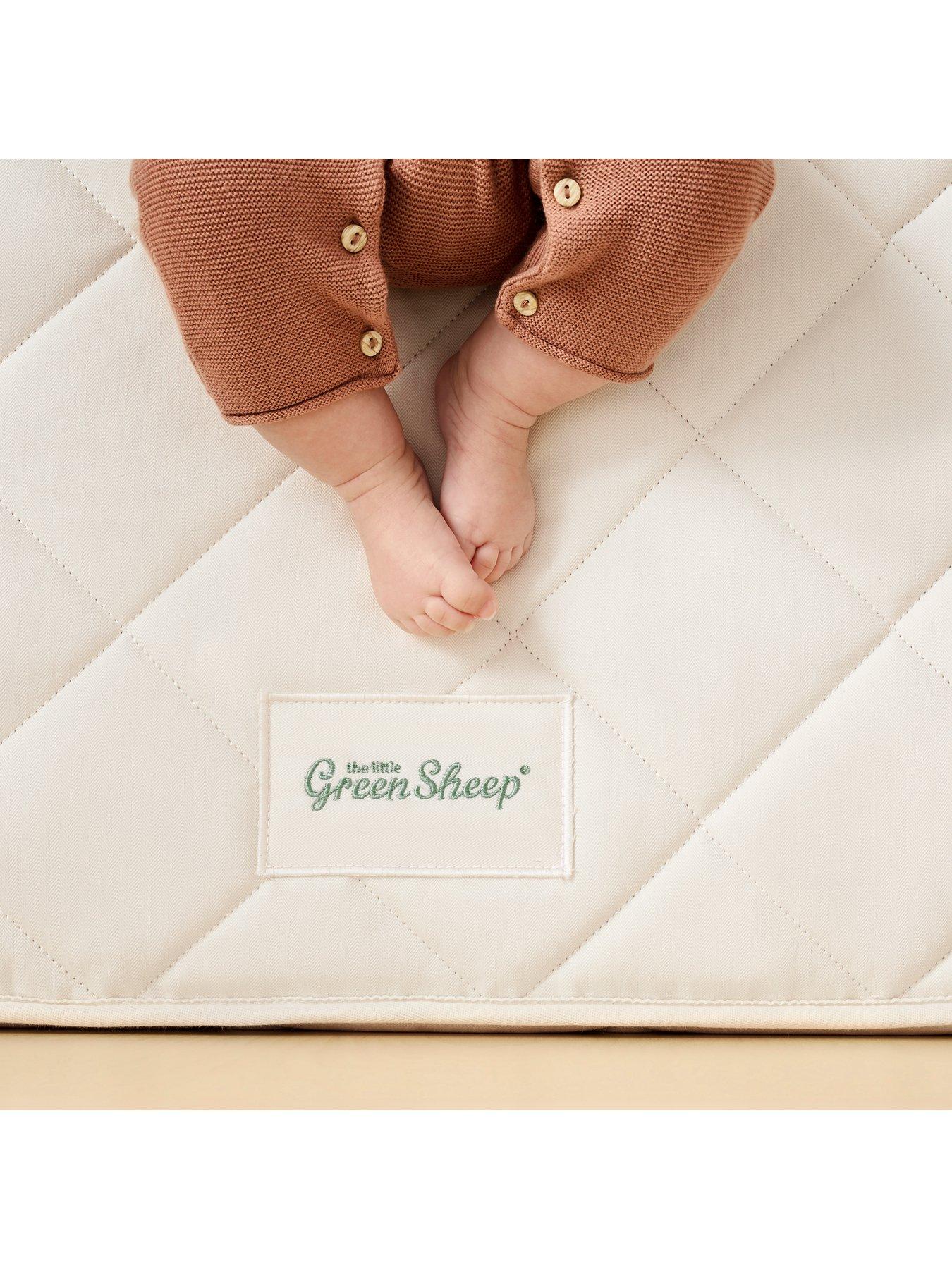 the-little-green-sheep-natural-twist-cot-bed-mattress-70-x-140-cmoutfit