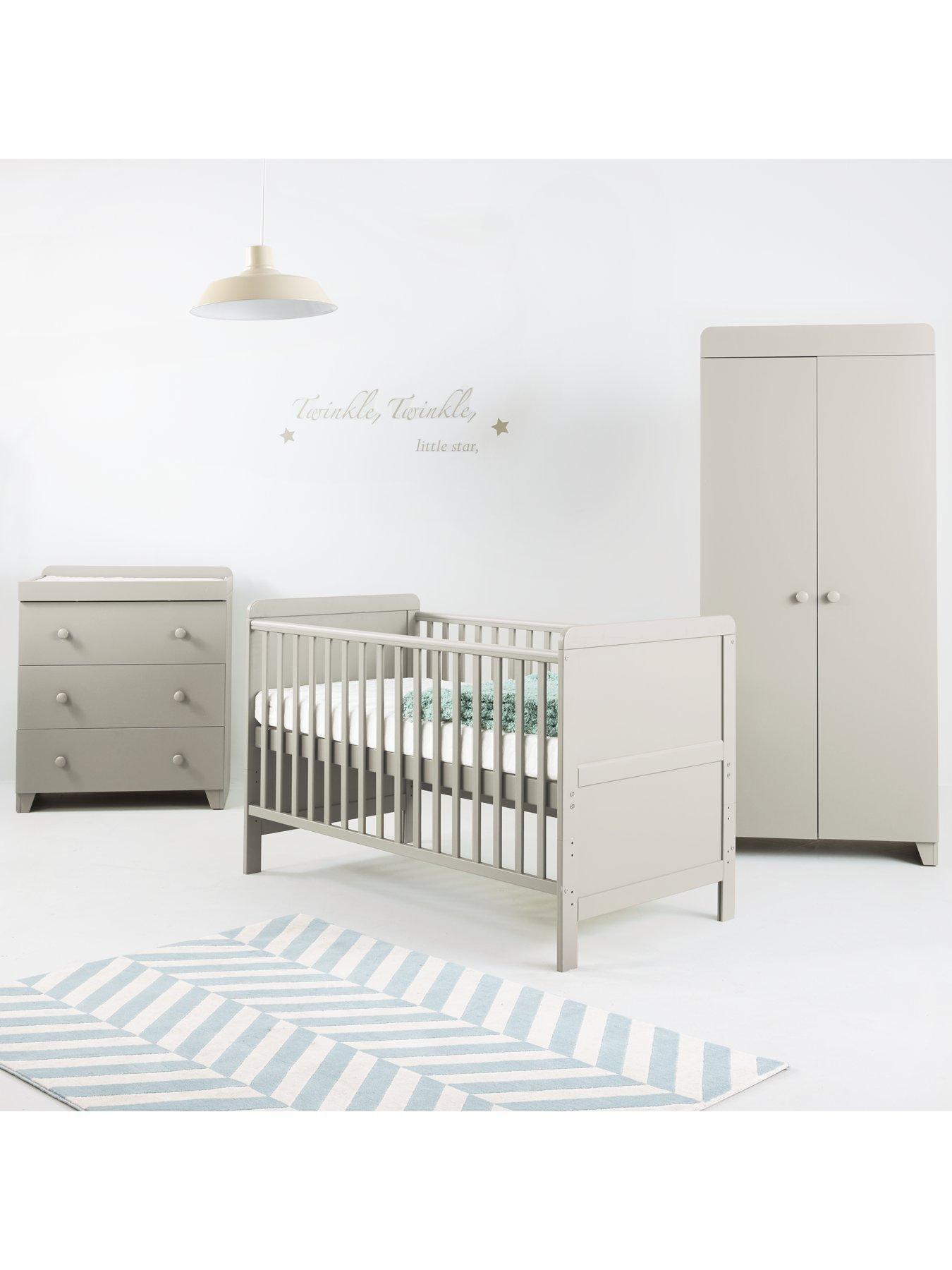 Little acorns deals cot bed