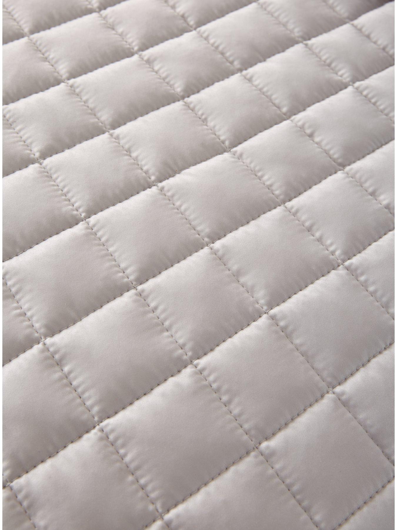 Image 3 of 3 of Very Home Luxury Quilted Bedspread Throw - Champagne