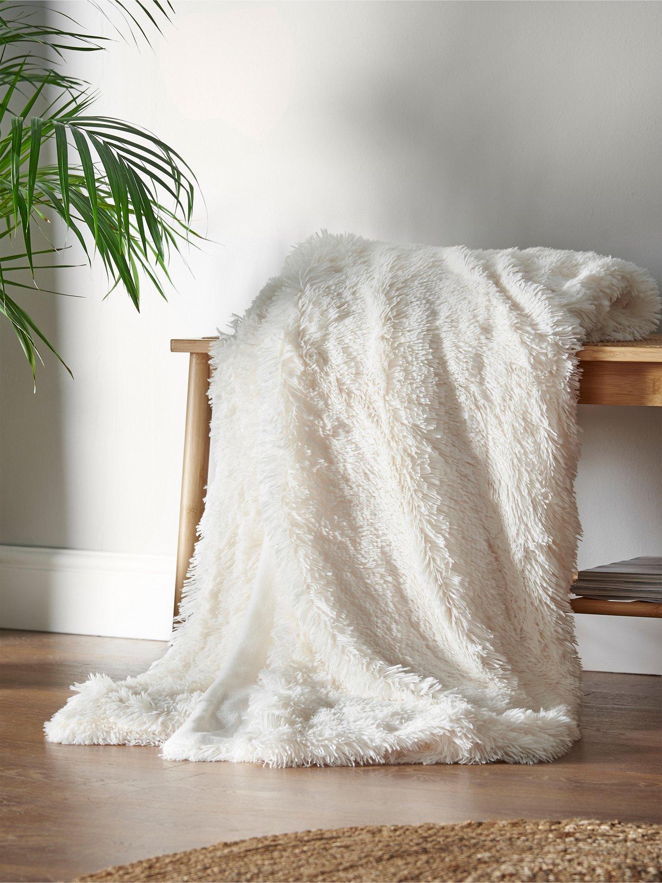 Image 1 of 5 of Catherine Lansfield Cuddly Throw
