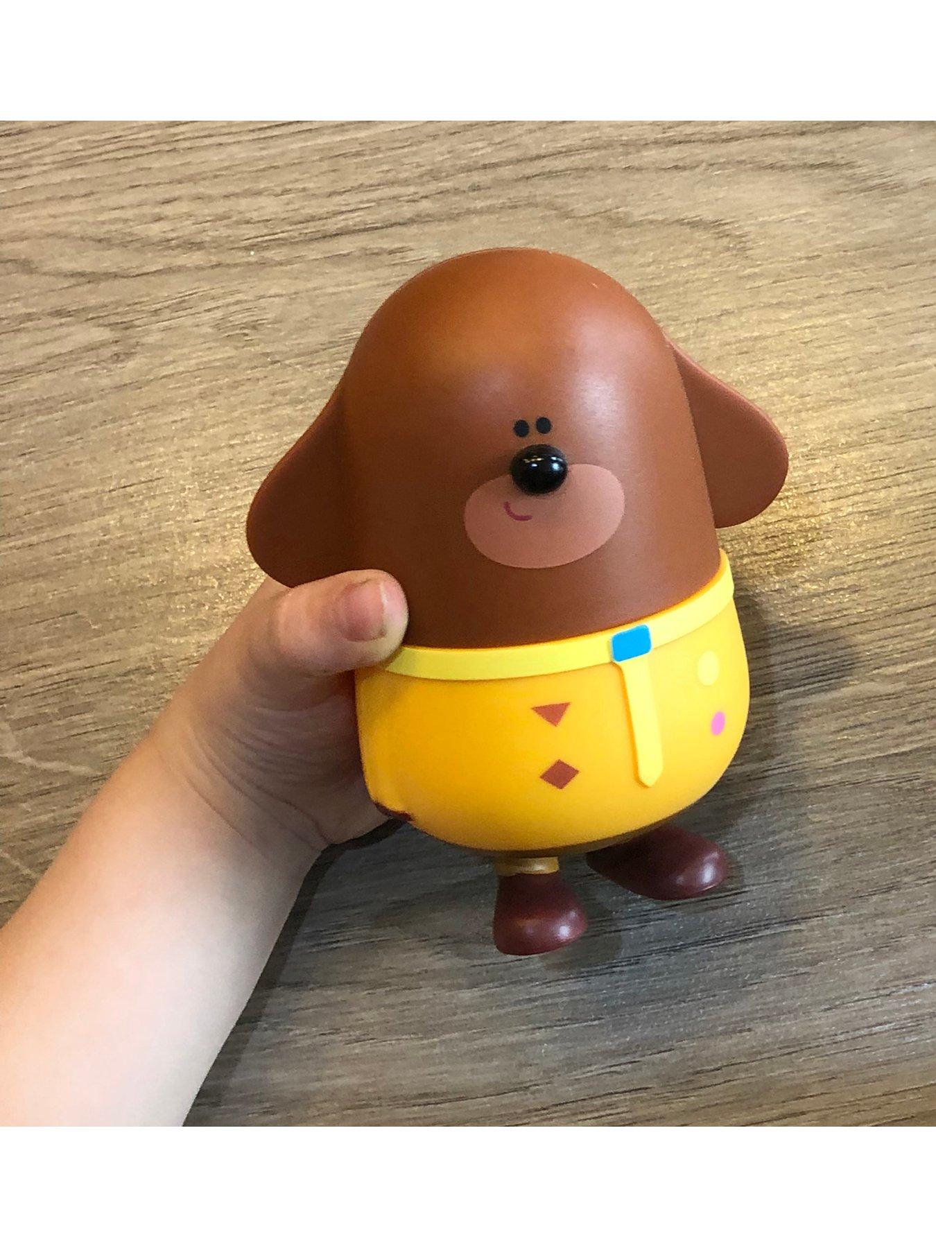 hey-duggee-hey-duggee-duggee-and-the-squirrels-figurine-packoutfit