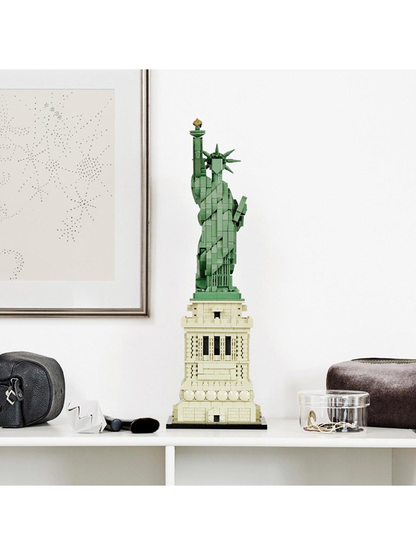 Image 2 of 6 of LEGO Architecture Statue of Liberty