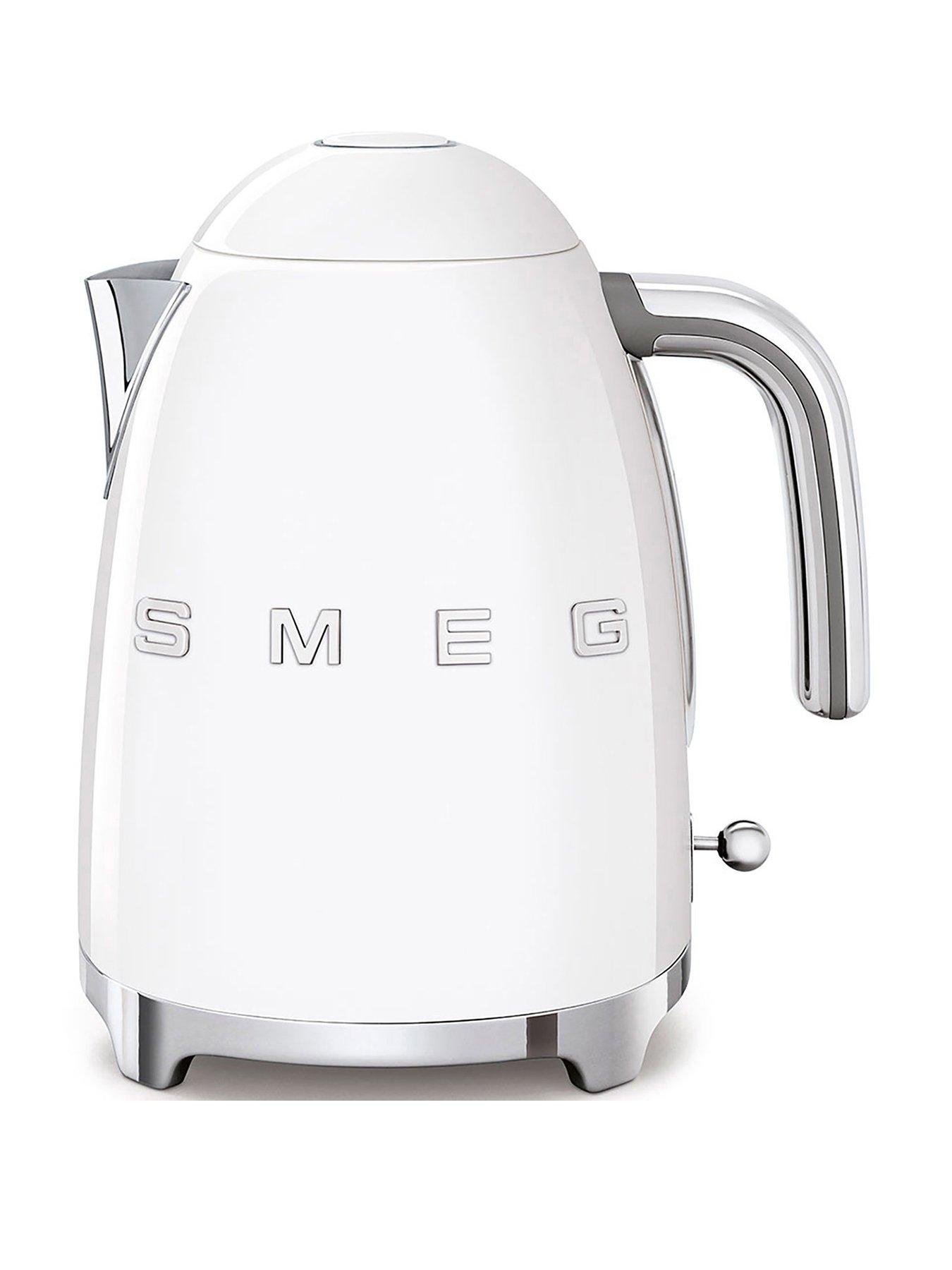 https://media.very.ie/i/littlewoodsireland/MTP7K_SQ1_0000000013_WHITE_SLf/smeg-klf03-kettle.jpg?$180x240_retinamobilex2$