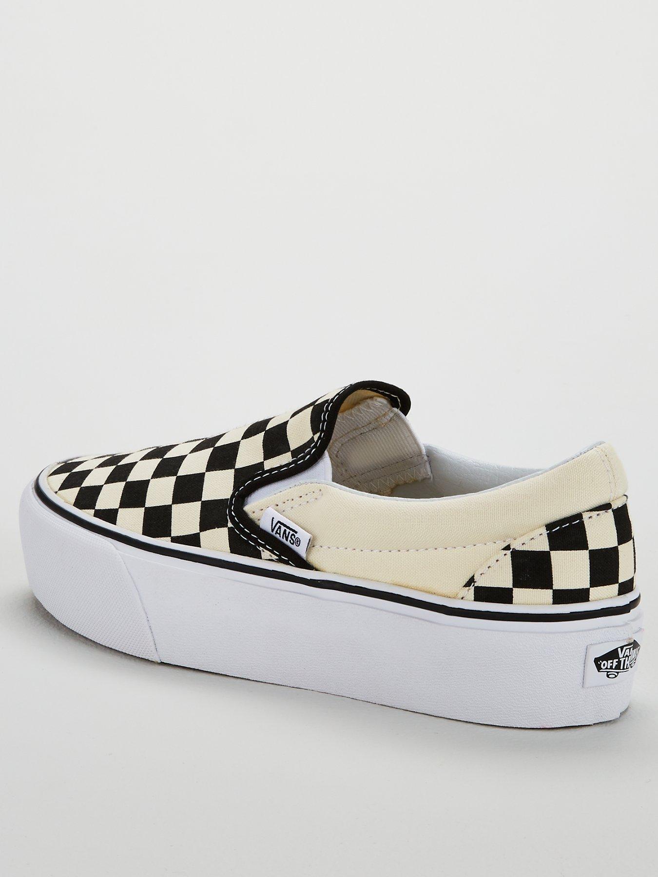 vans-womens-classic-slip-on-platform-trainers-blackwhitestillFront