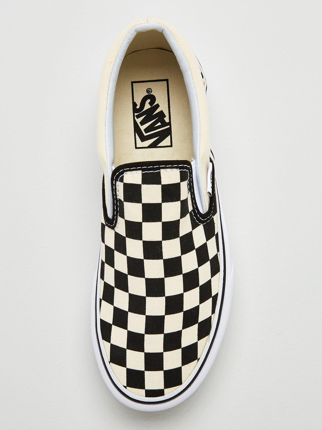 vans-womens-classic-slip-on-platform-trainers-blackwhiteoutfit