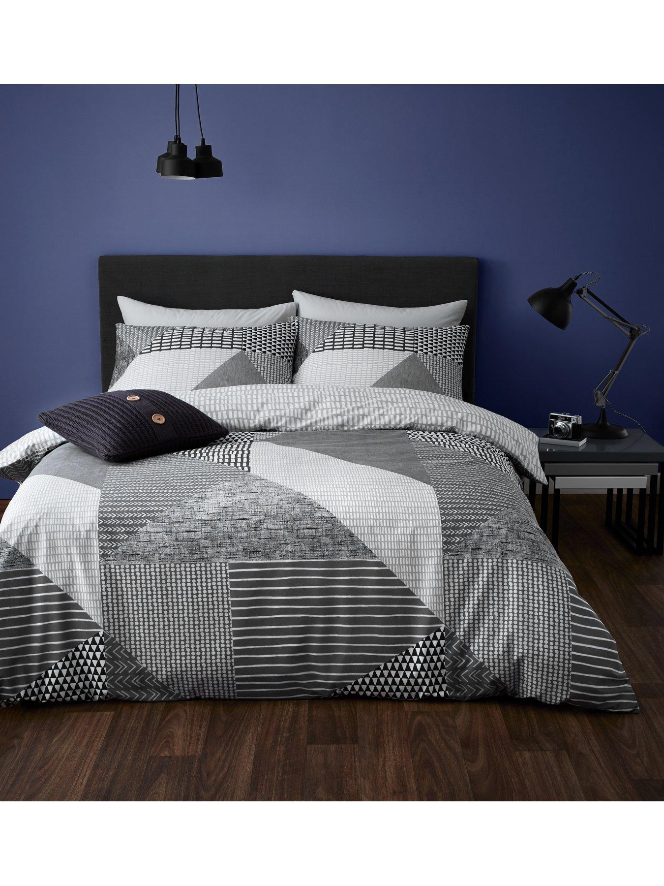 Image of Catherine Lansfield Larsson Geo Duvet Cover Set - Grey