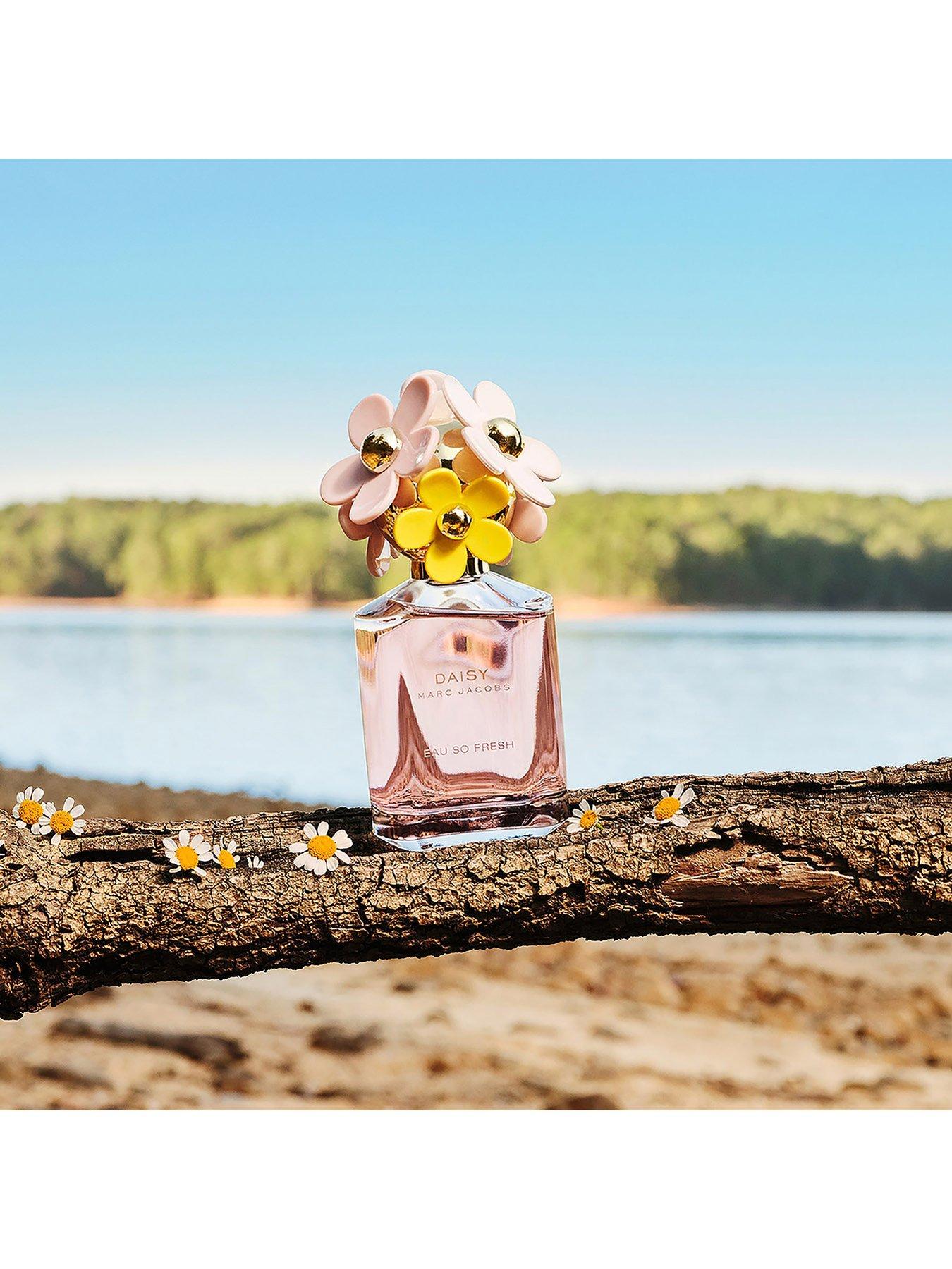 Image 3 of 6 of MARC JACOBS Daisy Eau So Fresh Eau de Toilette 125ml