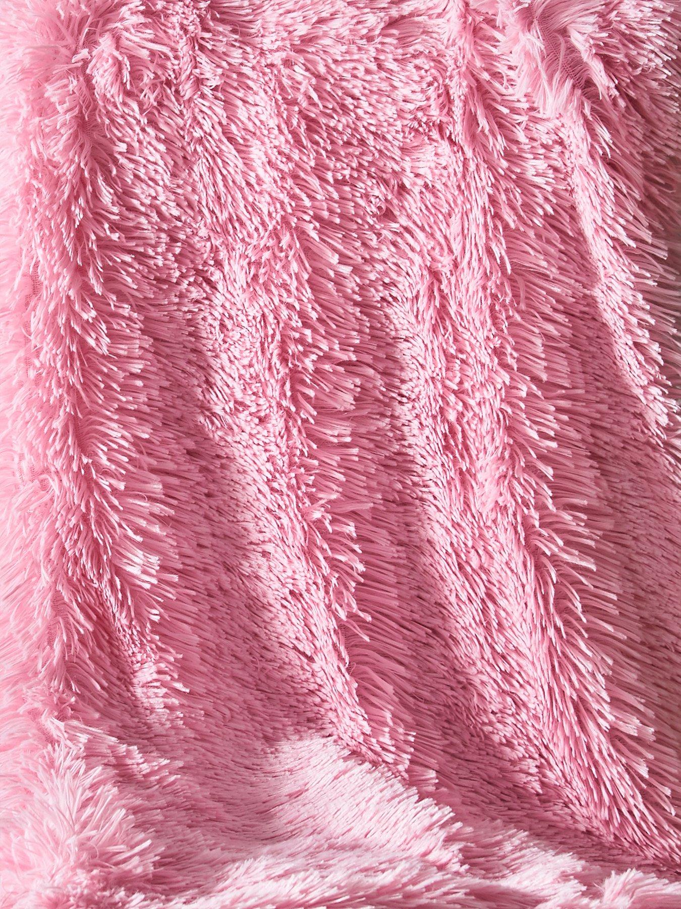 catherine-lansfield-cuddly-throwdetail