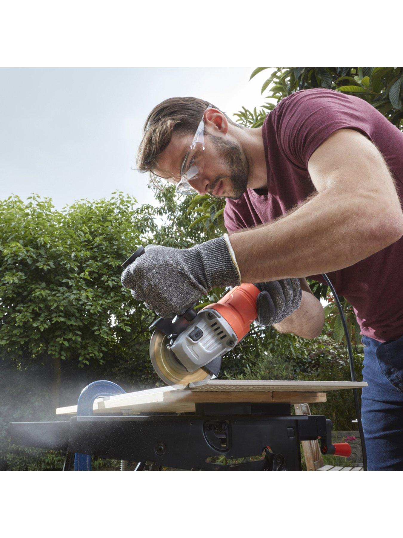Image 3 of 5 of Black & Decker 710W Angle Grinder BEG010A5-GB