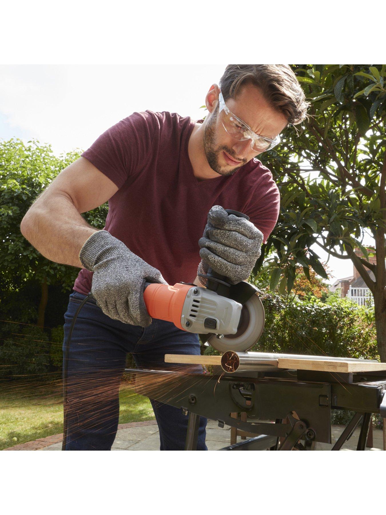 Image 4 of 5 of Black & Decker 710W Angle Grinder BEG010A5-GB