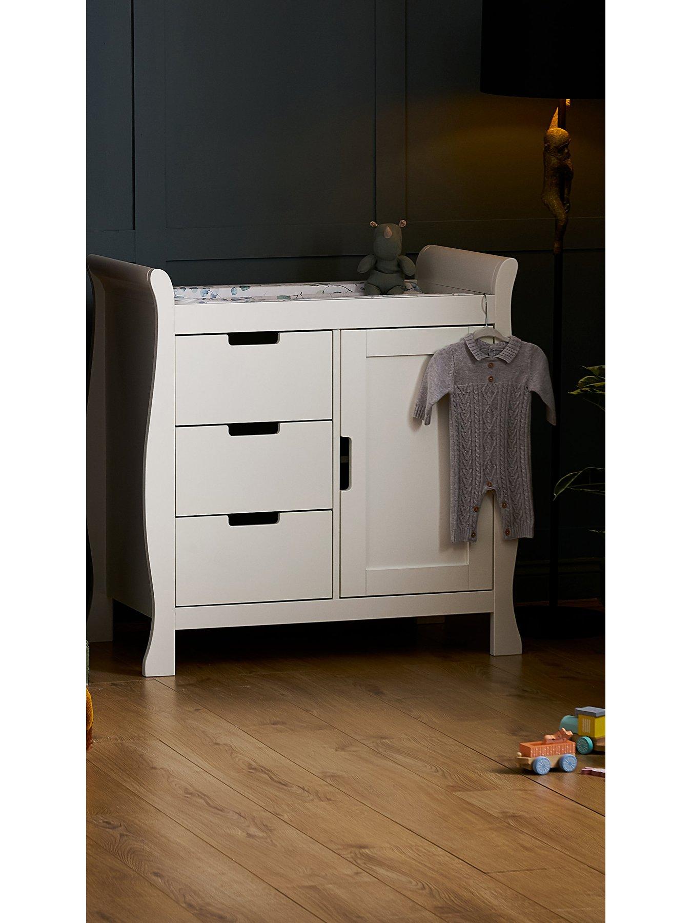 obaby-stamford-classic-sleigh-2-piece-nursery-furniture-setdetail