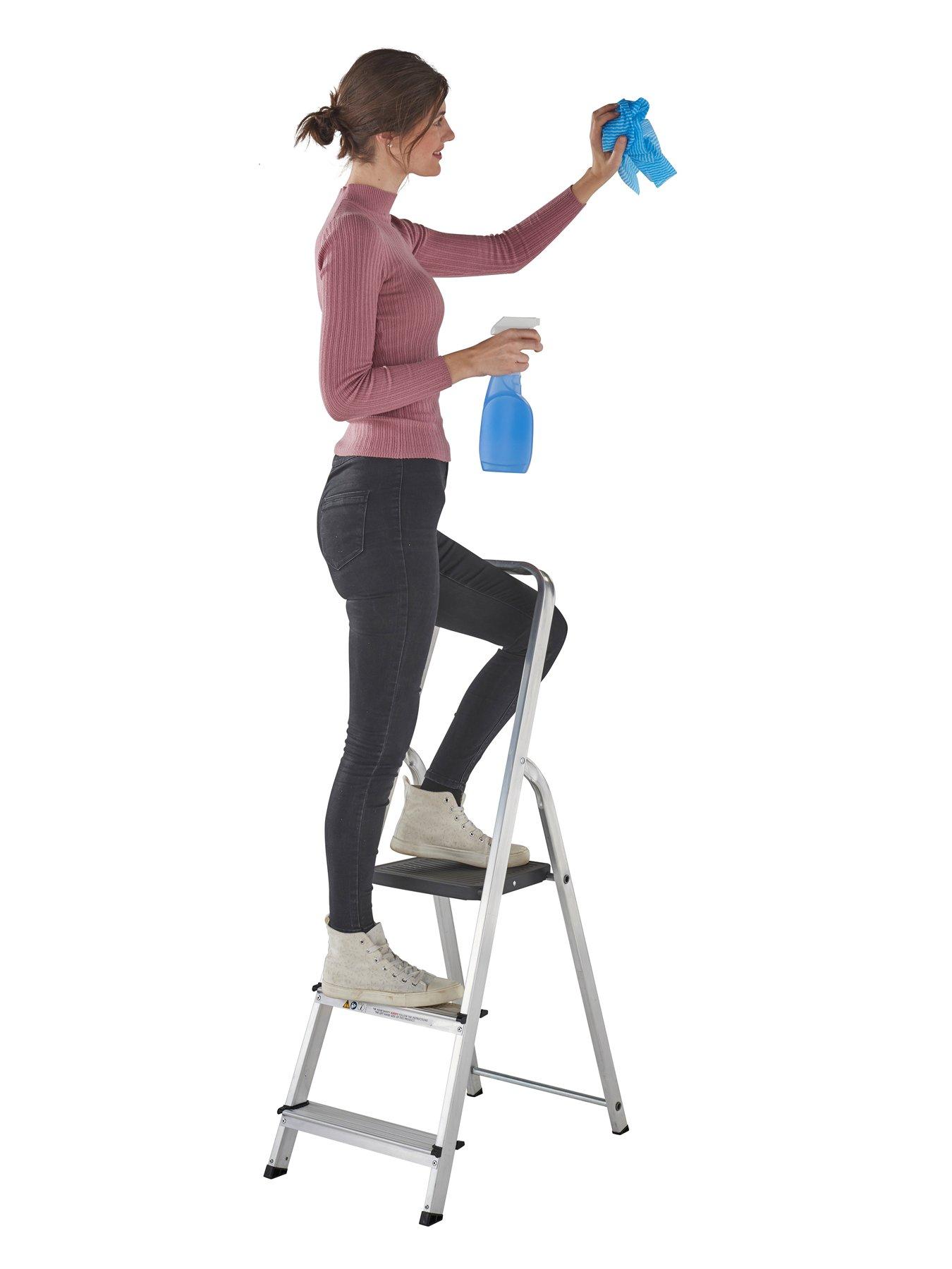 Image 2 of 6 of Werner High Handrail 3 Tread Stepladder