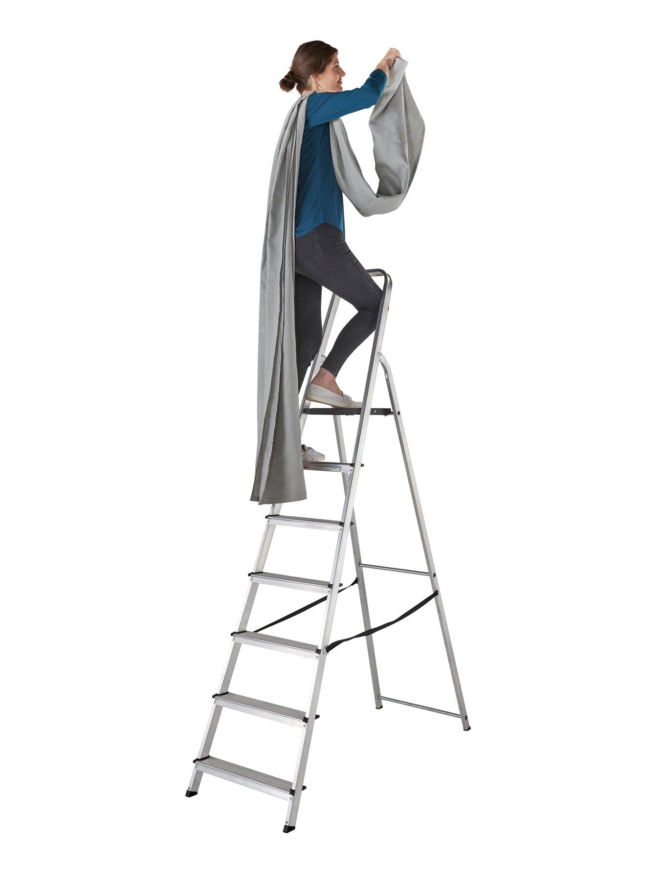 Image 2 of 6 of Werner 7 Tread Stepladder