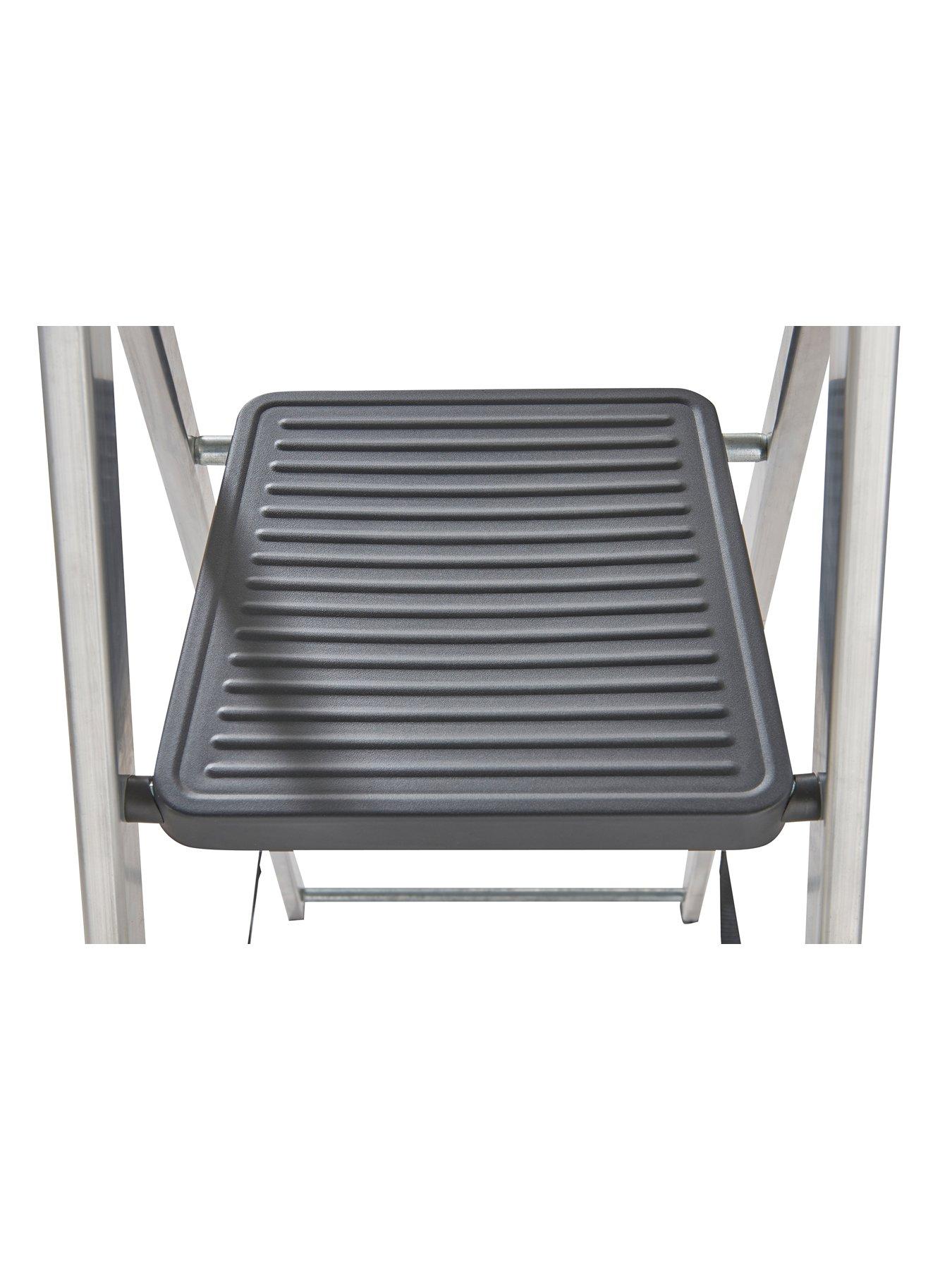 Image 5 of 6 of Werner 7 Tread Stepladder