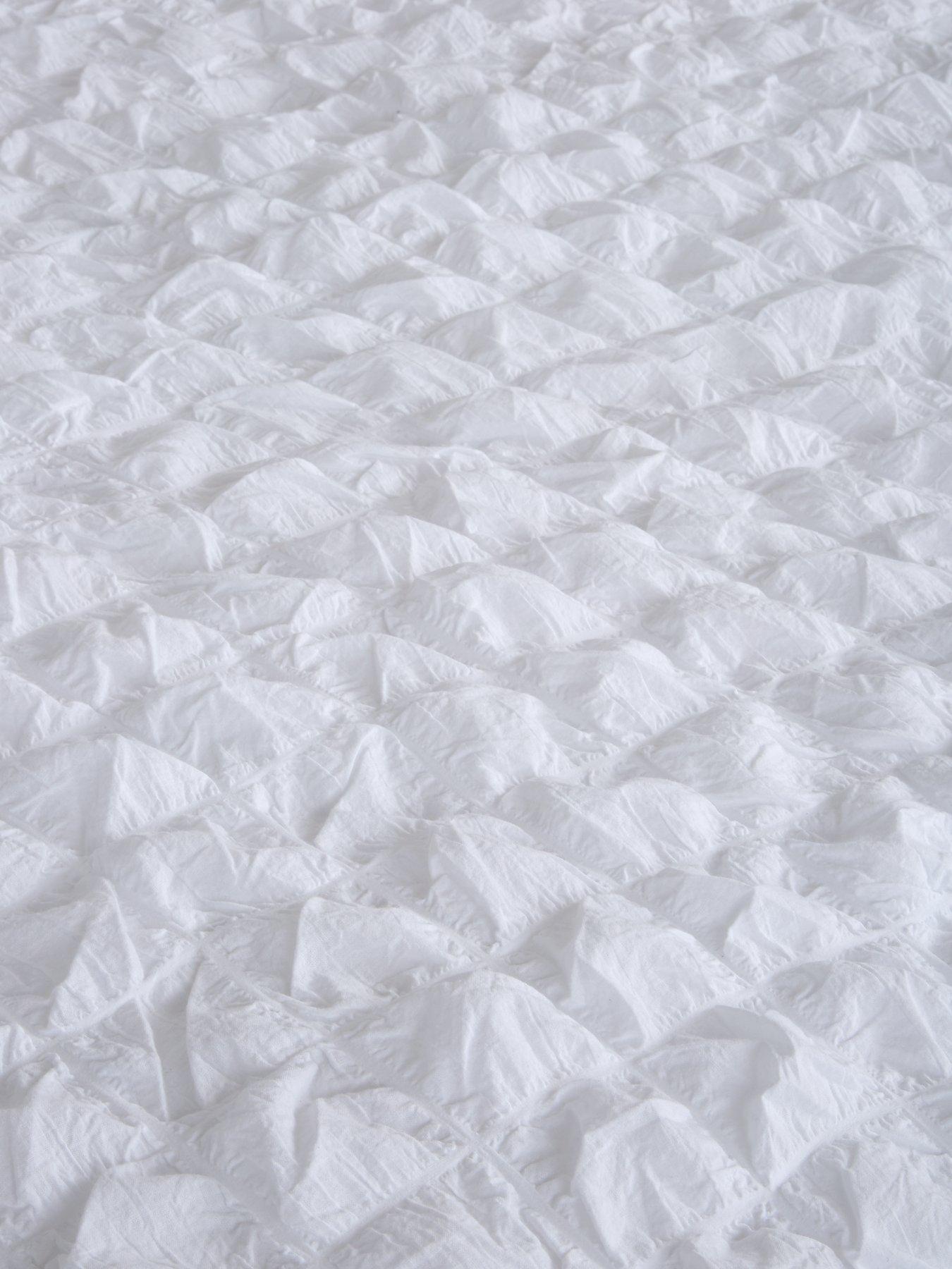 very-home-seersucker-cotton-duvet-cover-setback