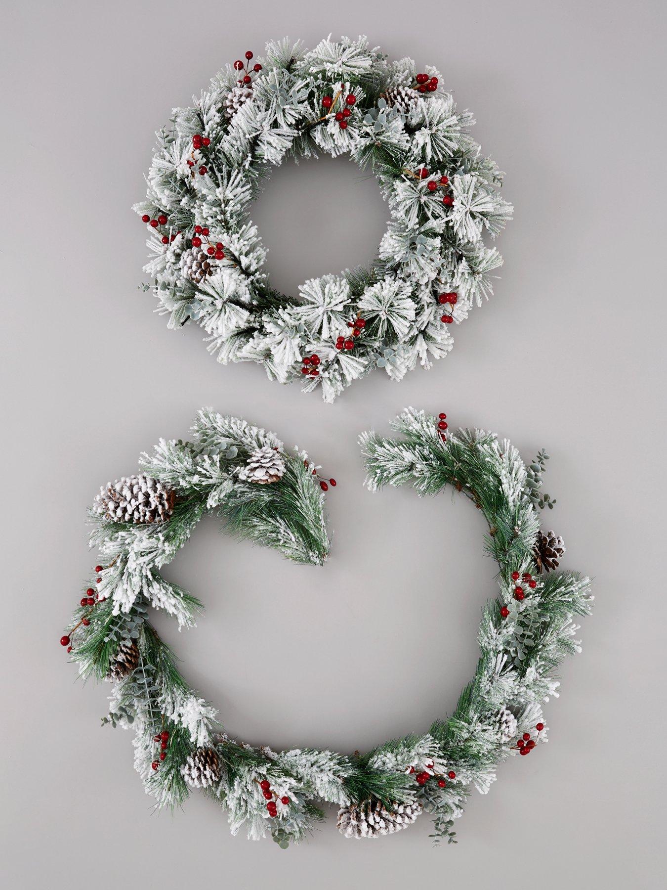 very-home-bavarian-pre-lit-christmas-wreath-60-cmdetail