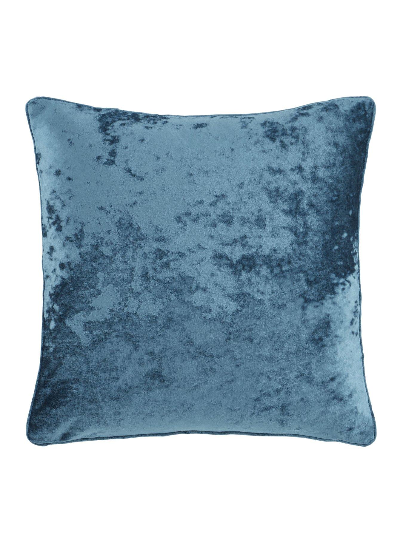 catherine-lansfield-crushed-velvet-cushion