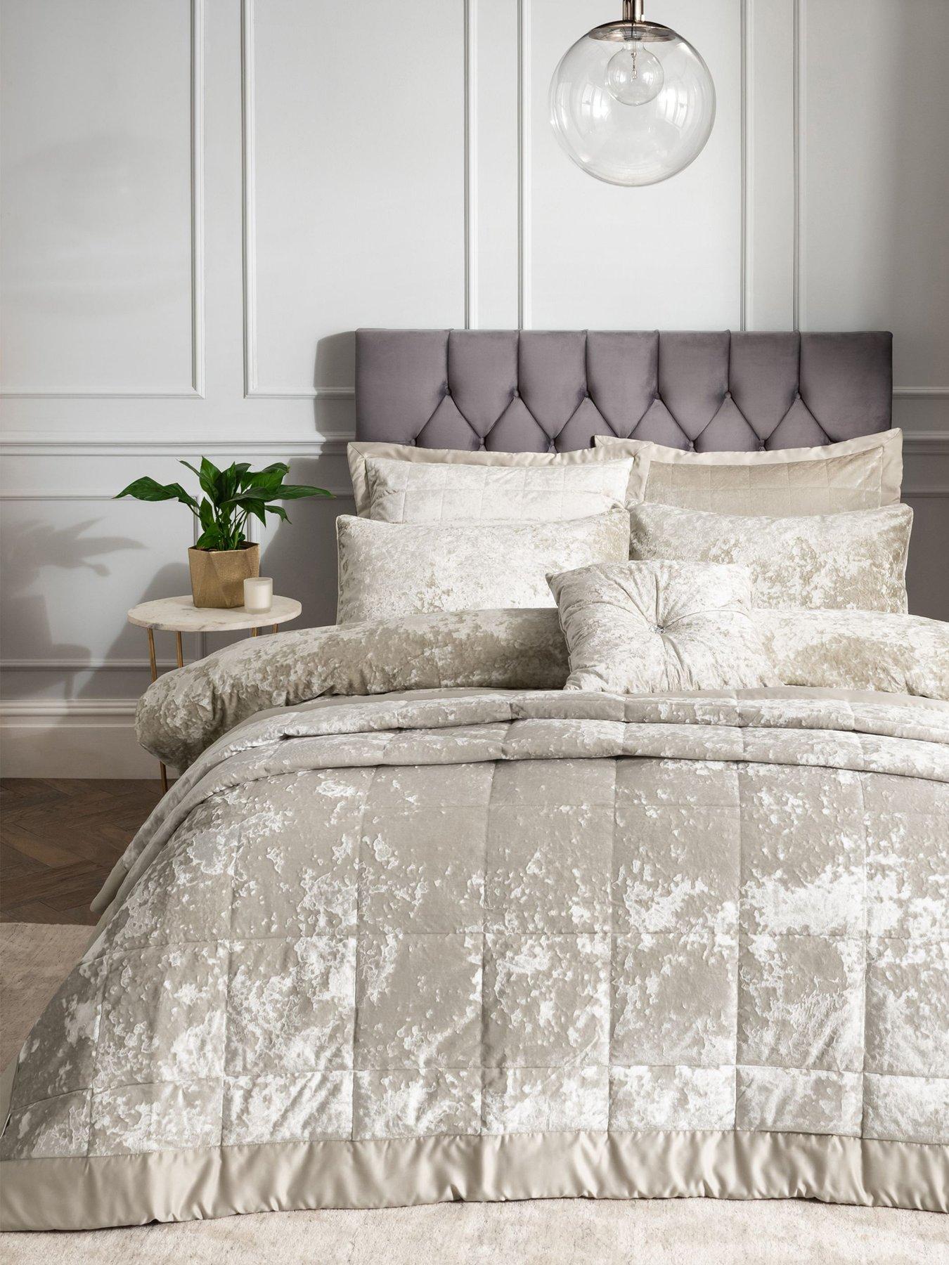 Image 6 of 7 of Catherine Lansfield Crushed Velvet Cushion