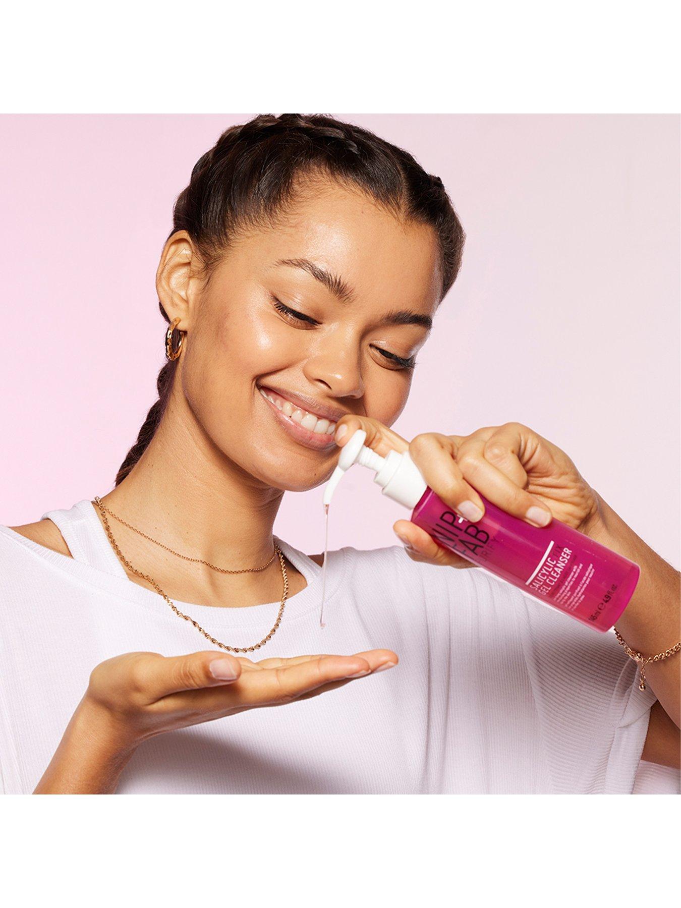 Image 3 of 6 of Nip + Fab NIP + FAB Salicylic Fix Wash 145ml