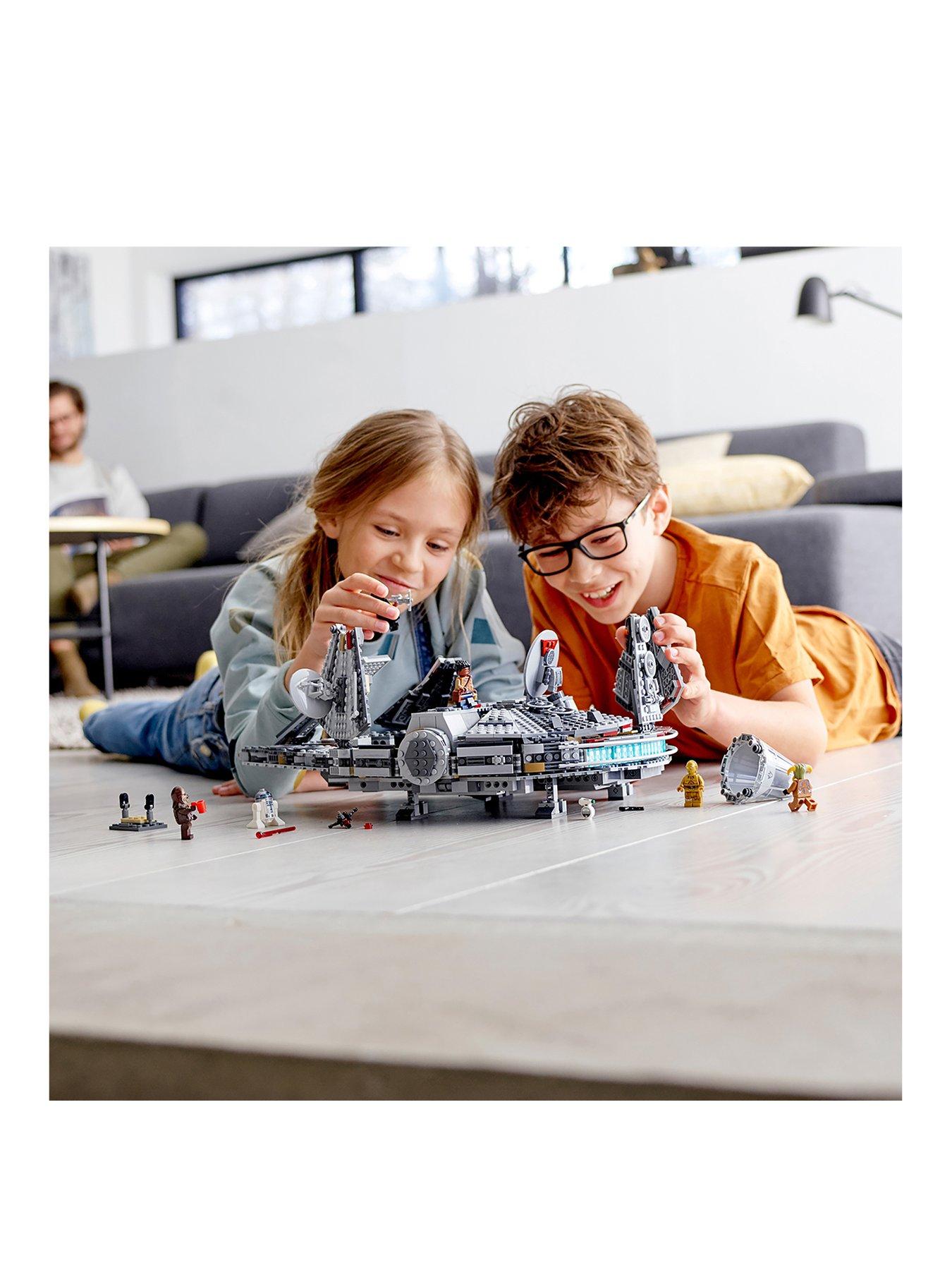 Image 2 of 7 of LEGO Star Wars Millennium Falcon&trade;