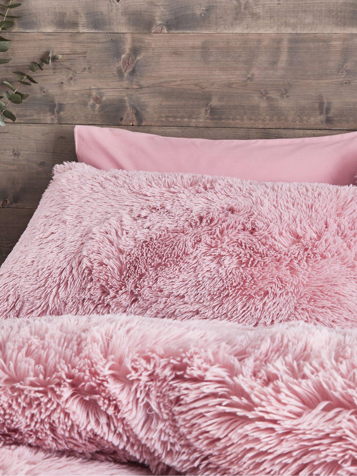 catherine-lansfield-cuddly-faux-fur-duvet-cover-set-pinkback