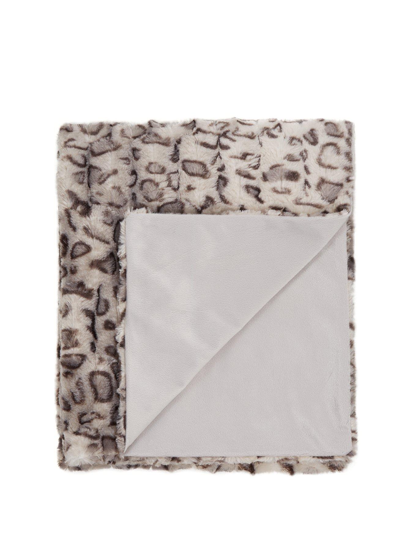 cascade-home-leopard-luxury-textured-throw-grey