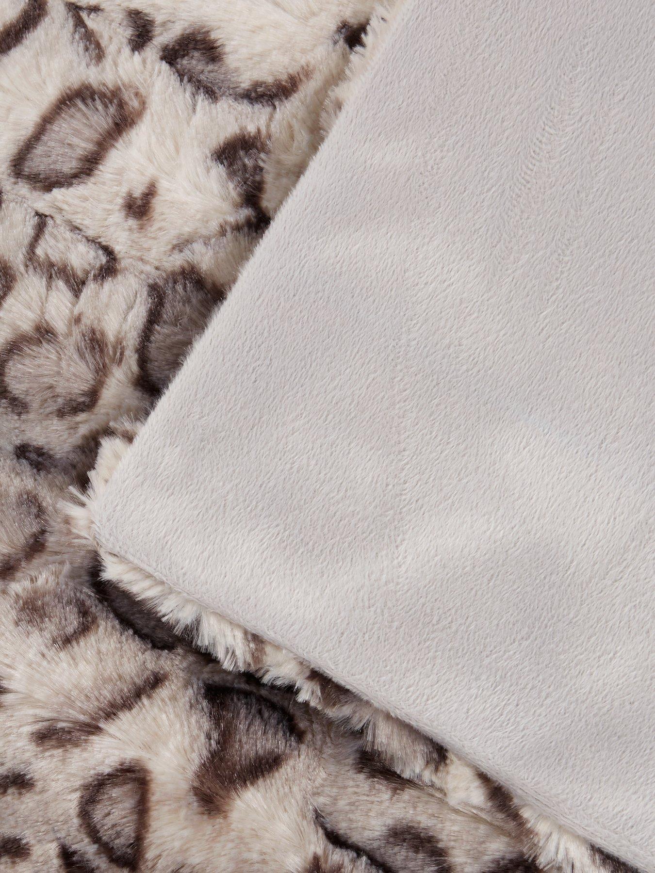 cascade-home-leopard-luxury-textured-throw-greyback