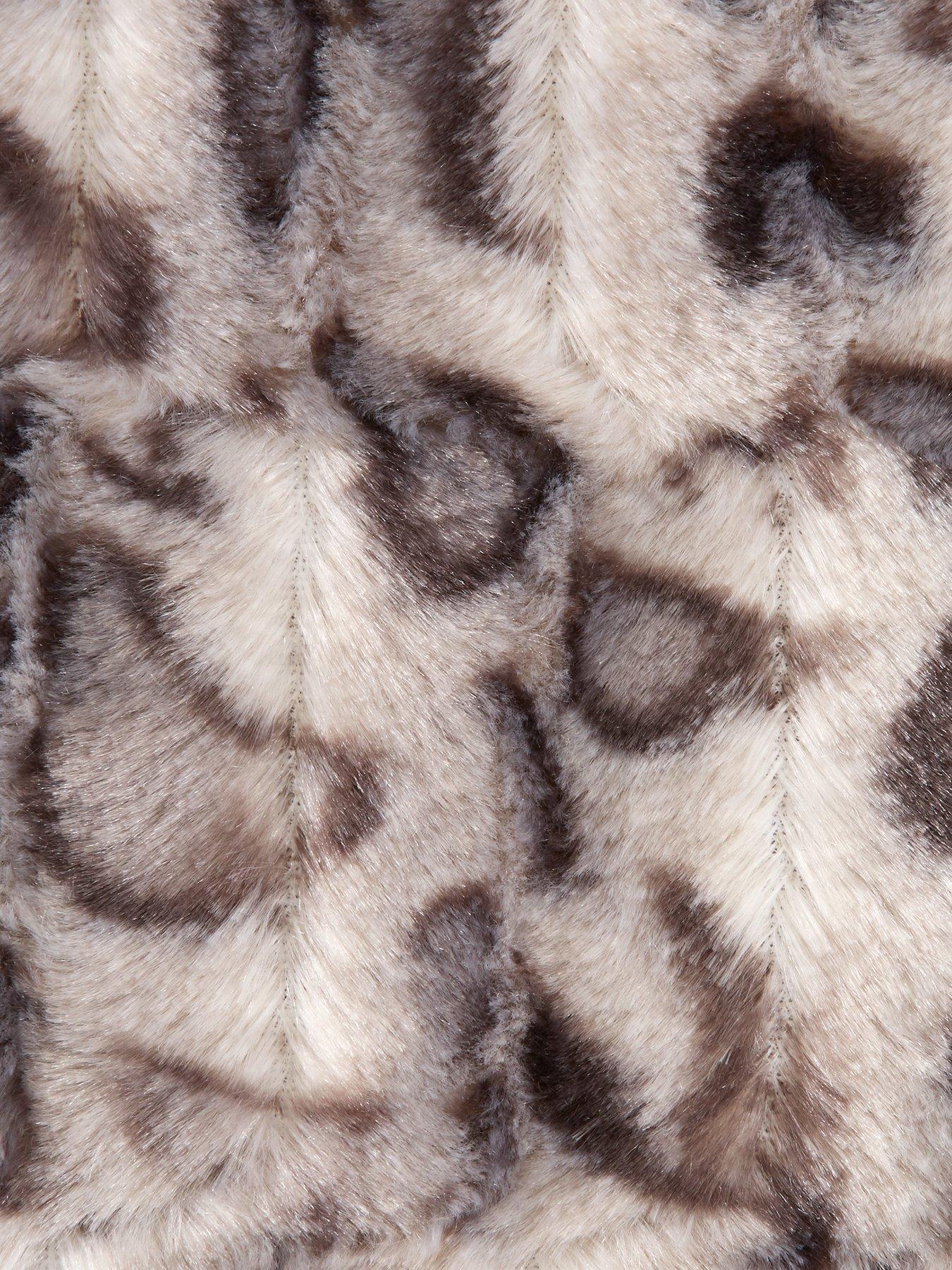 cascade-home-leopard-luxury-textured-cushion-greyback