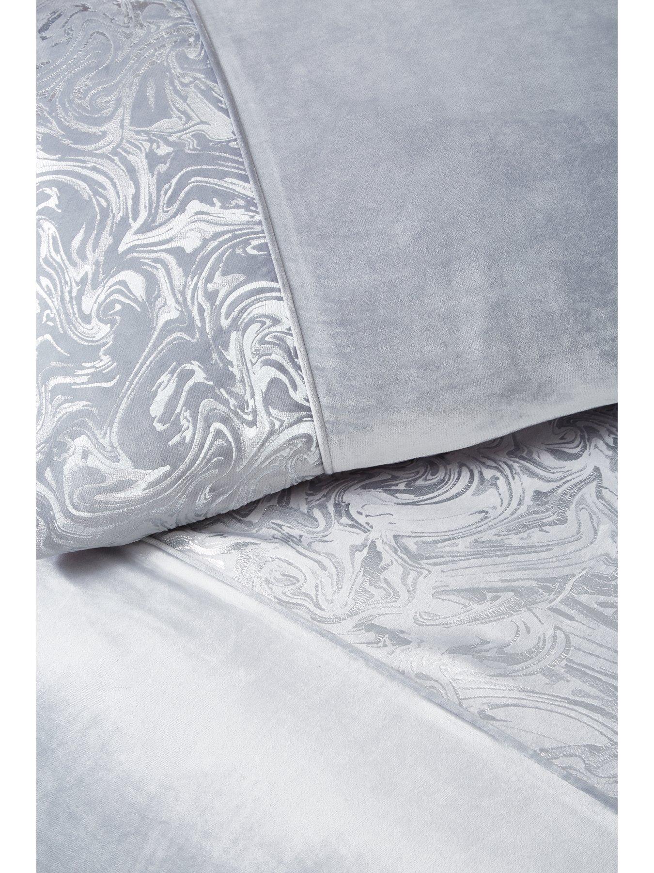 very-home-alexis-marble-foil-and-velvet-duvet-cover-set-silveroutfit