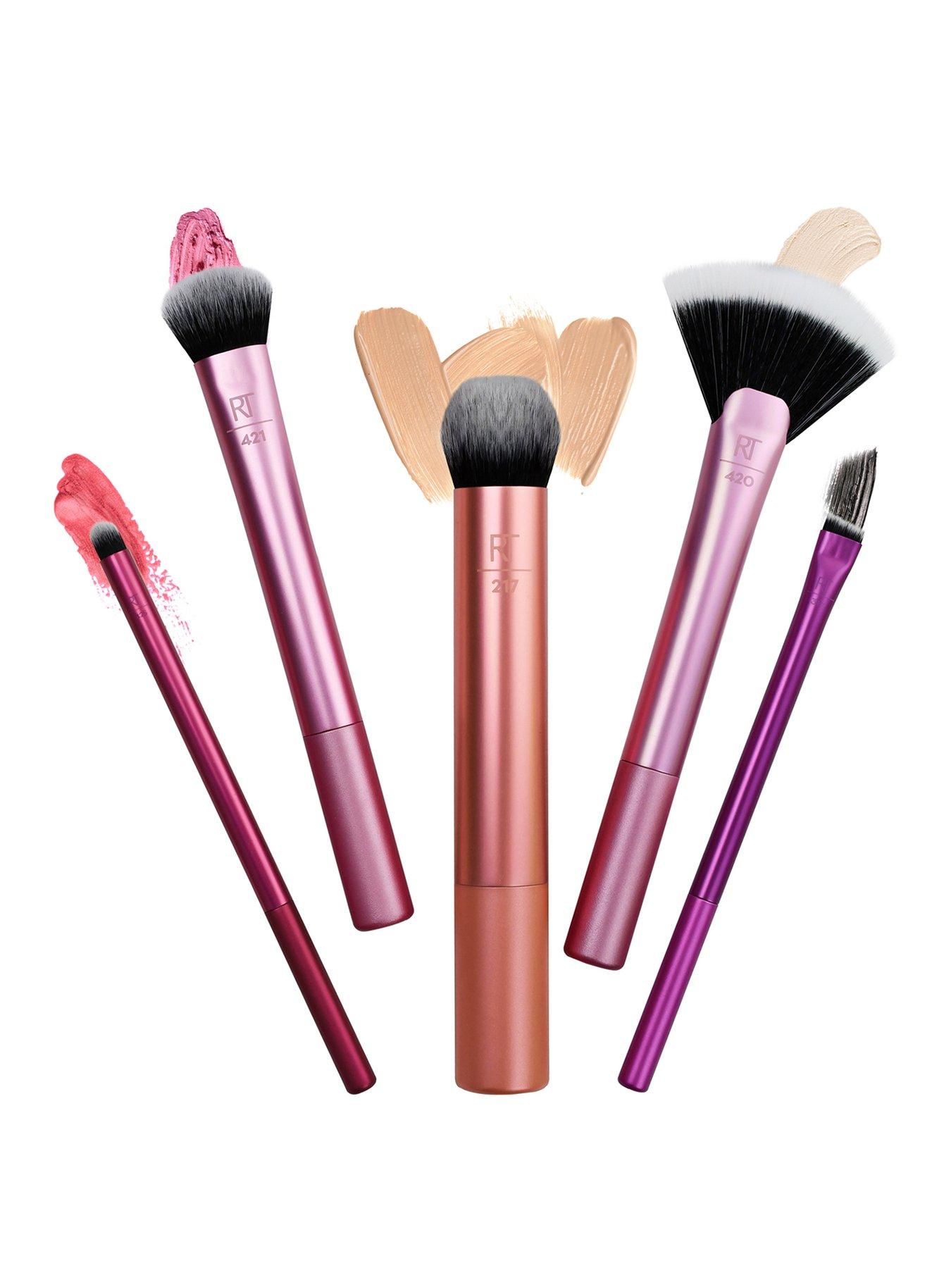 Image 2 of 5 of Real Techniques Artists Essentials (Worth &pound;40)
