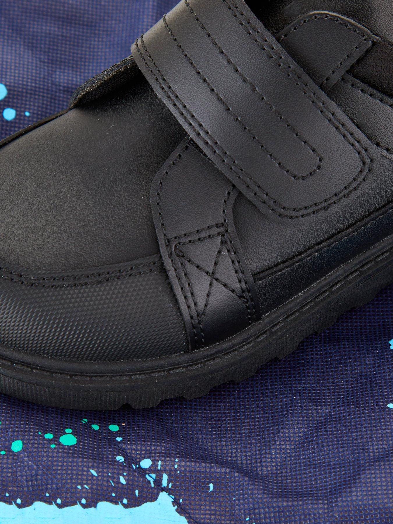 Image 6 of 6 of Everyday ToeZone&nbsp;Younger&nbsp;Kids Chunky Sole Strap Leather School Shoe - Black&nbsp;Standard Fit