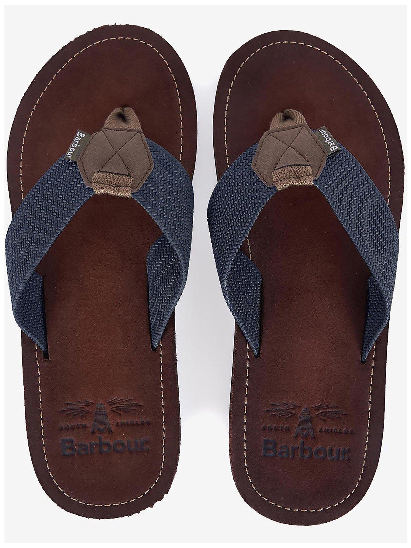 barbour-toeman-beach-flip-flops-dark-blueoutfit