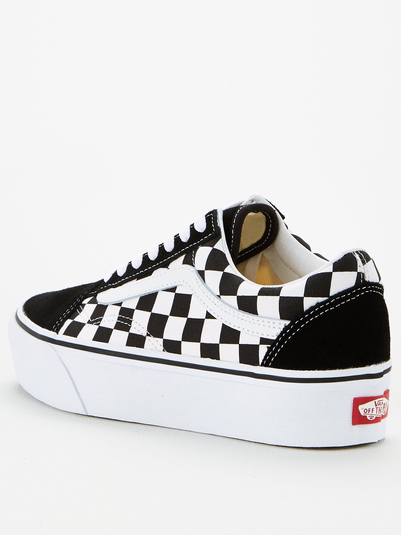 vans-womens-old-skool-platform-trainers-blackwhitestillFront